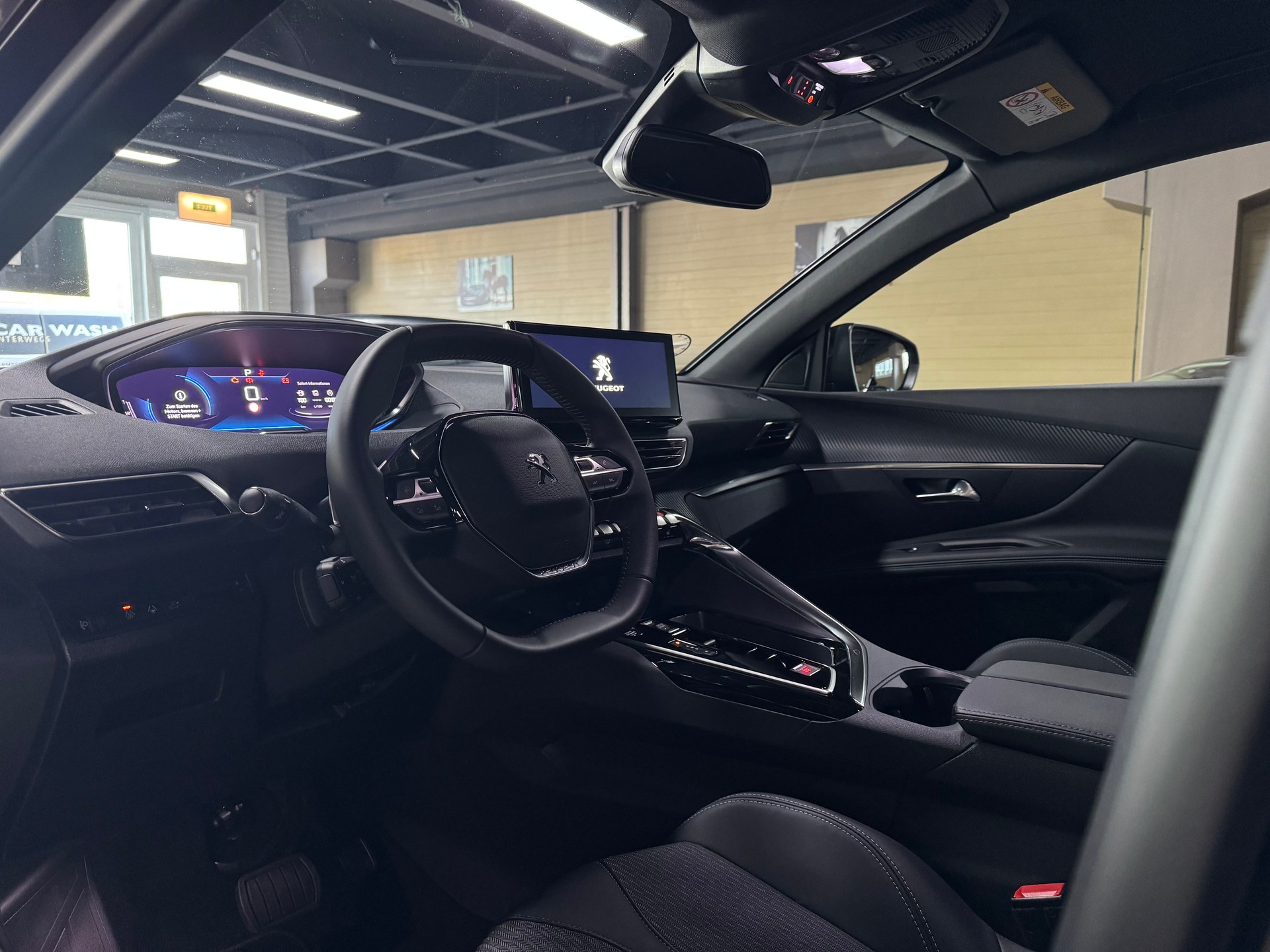PEUGEOT 3008 1.2 PureTech Allure Pack EAT8-image-10