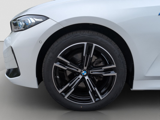BMW 320d xDr 48V Tour M Sport-image-13
