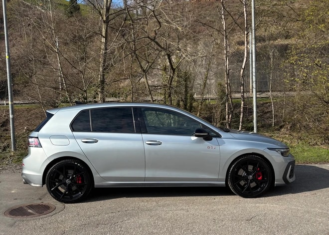 VW Golf 2.0 TSI GTI DSG *Frisch ab MFK* Lederpaket* Panorama Dach-image-5