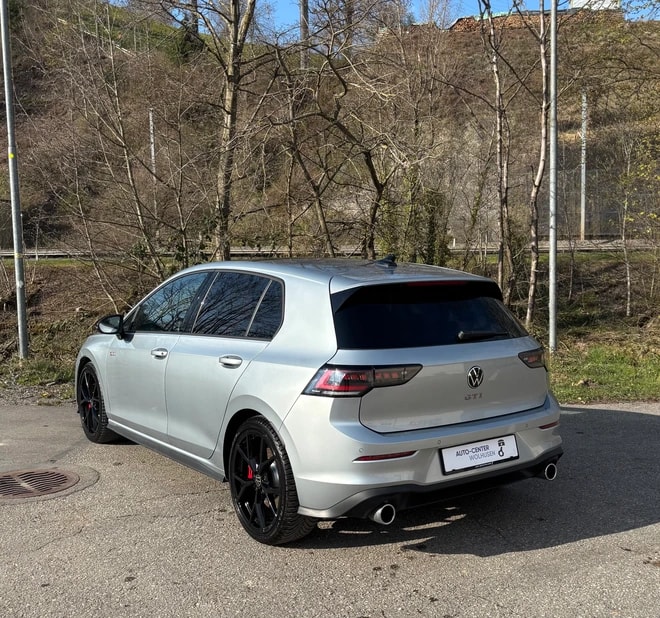 VW Golf 2.0 TSI GTI DSG *Frisch ab MFK* Lederpaket* Panorama Dach-image-2