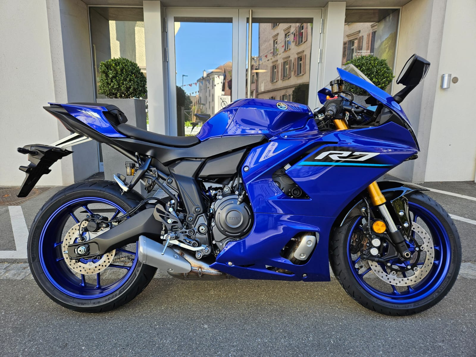YAMAHA YZF-R7 (35kW)-showroom-element-1