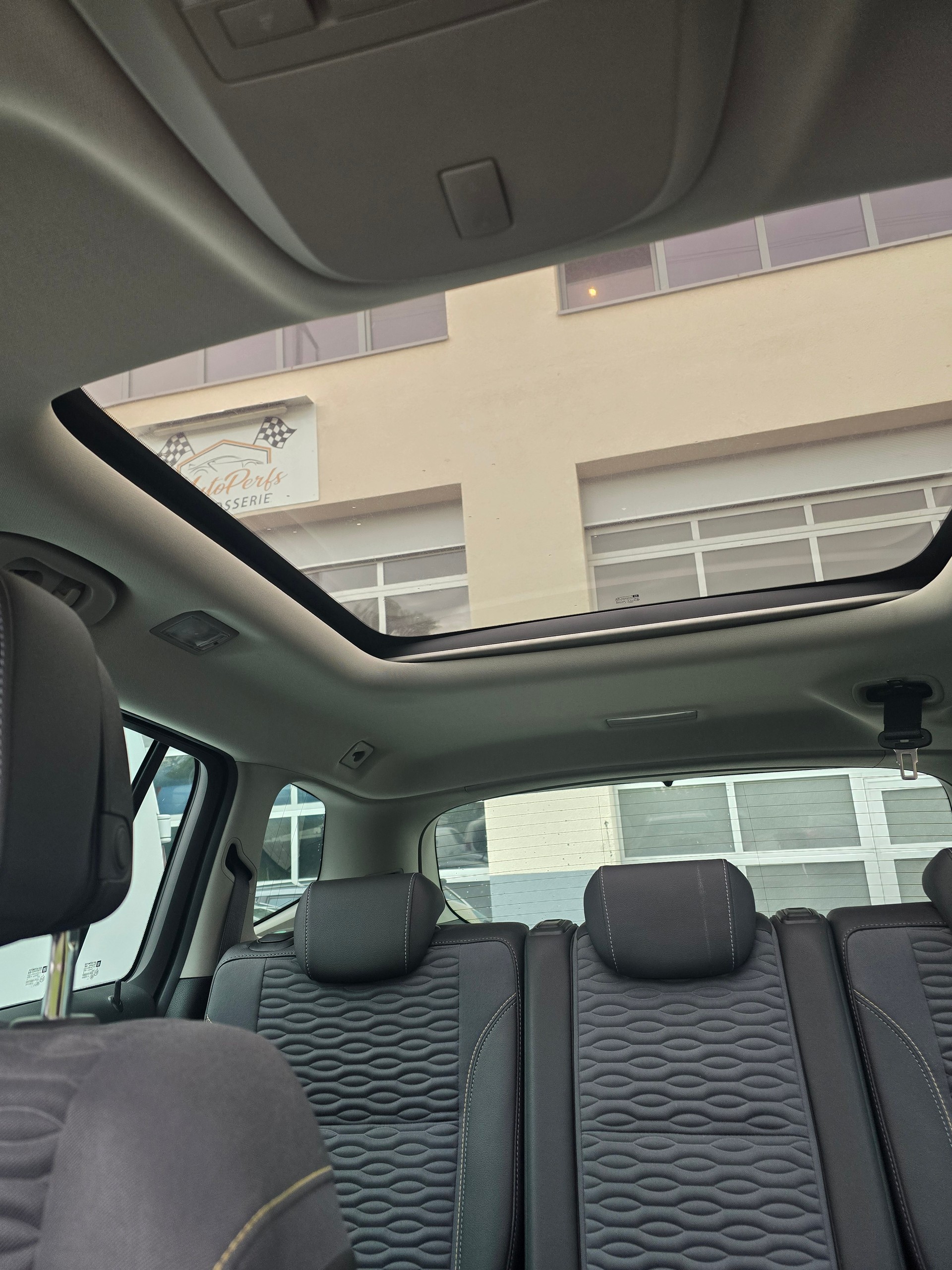 OPEL Zafira Tourer 2.0 CDTi Cosmo Automatic-image-15