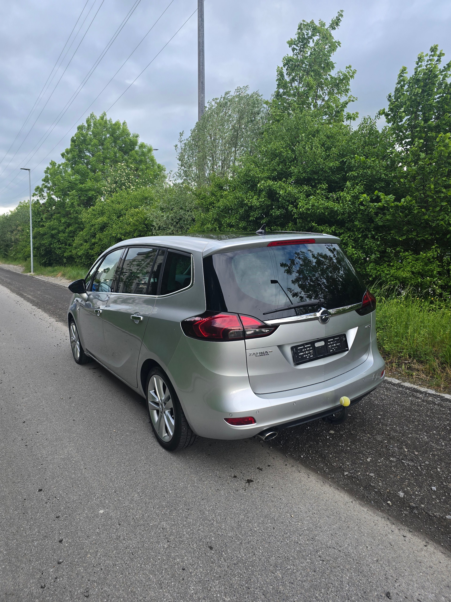 OPEL Zafira Tourer 2.0 CDTi Cosmo Automatic-image-3