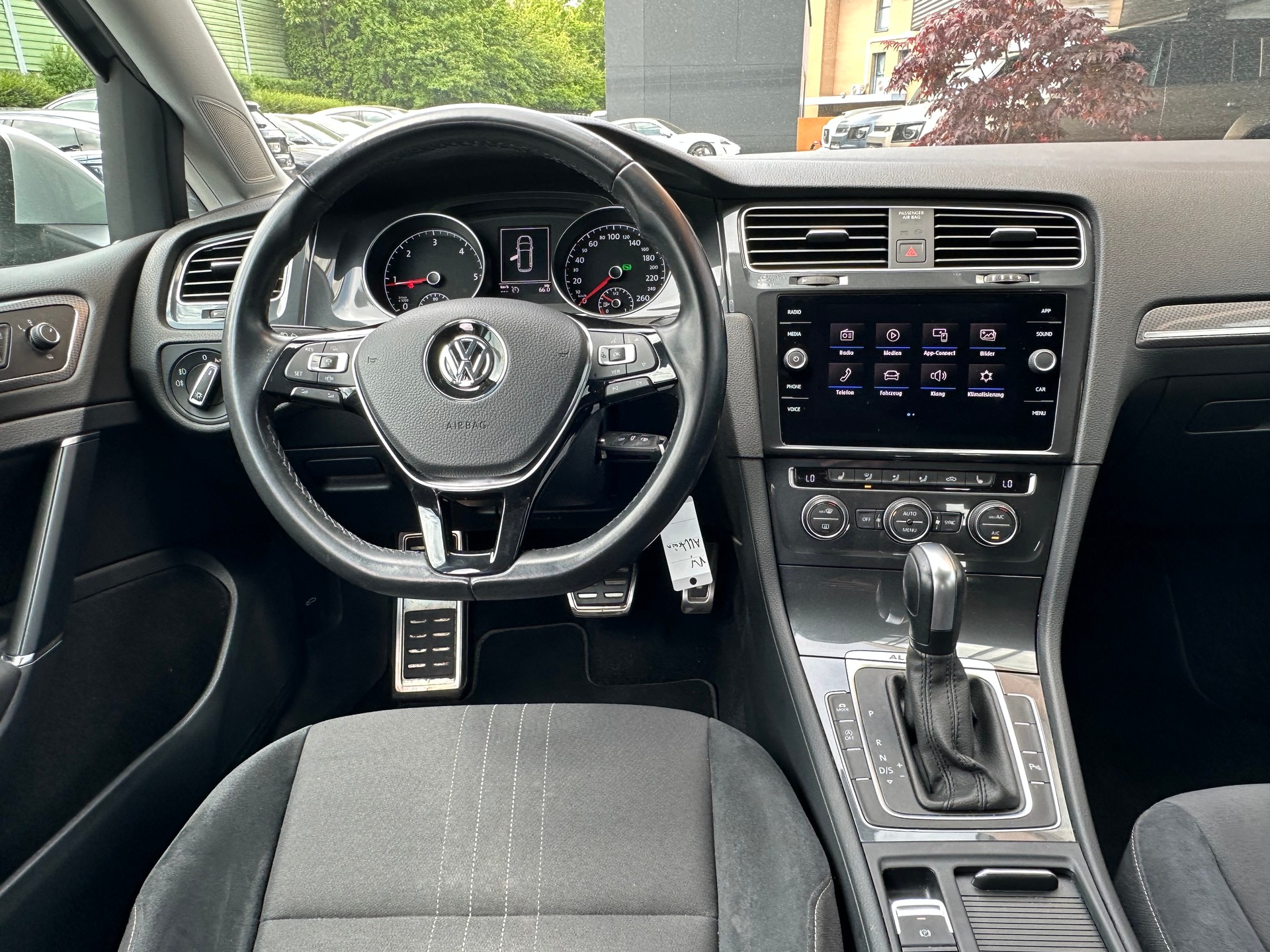 VW Golf VII Alltrack 2.0 TDI 184 DSG 4motion-image-9