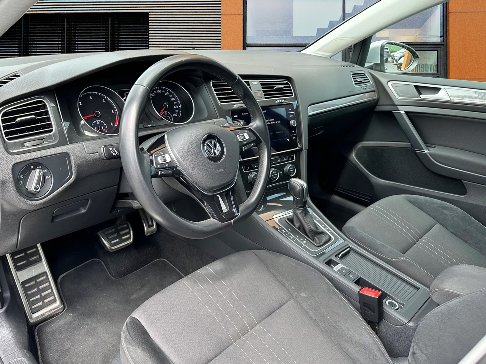 VW Golf VII Alltrack 2.0 TDI 184 DSG 4motion-image-9