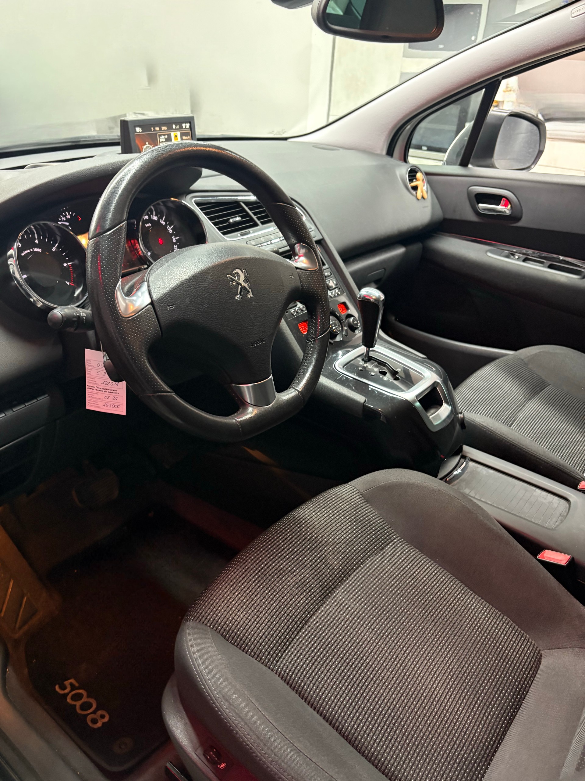 PEUGEOT 5008 1.6 THP Allure Tiptronic-image-5