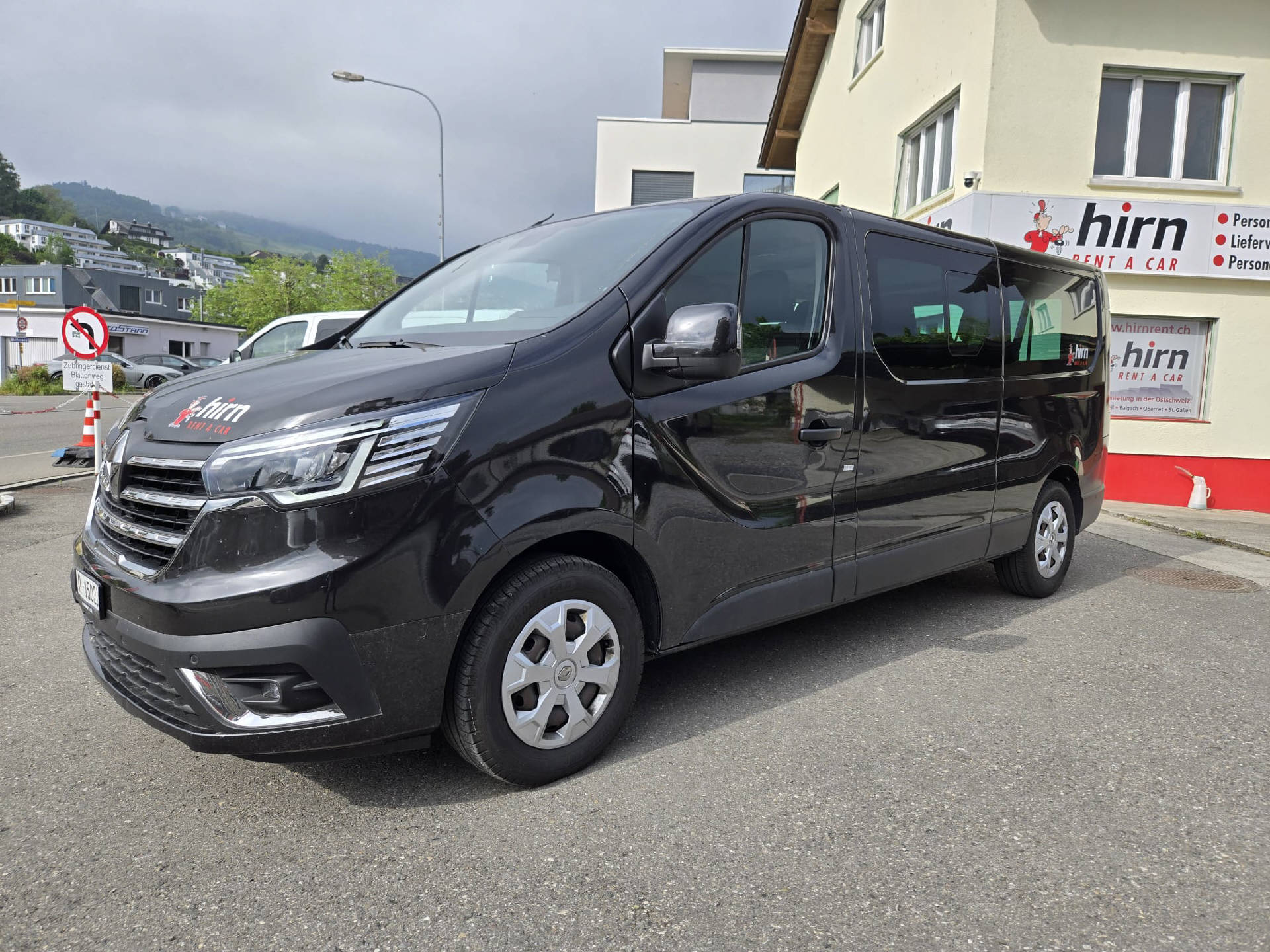 RENAULT Trafic Grand Passenger 2.0 dCi Blue 170 techno-image-0