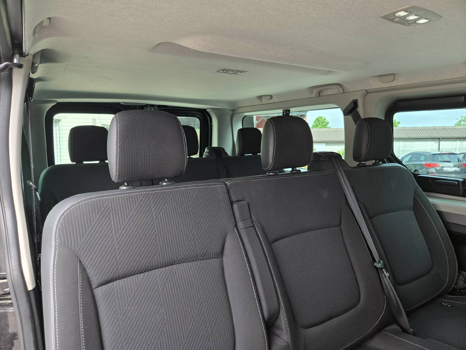 RENAULT Trafic Grand Passenger 2.0 dCi Blue 170 techno-image-5