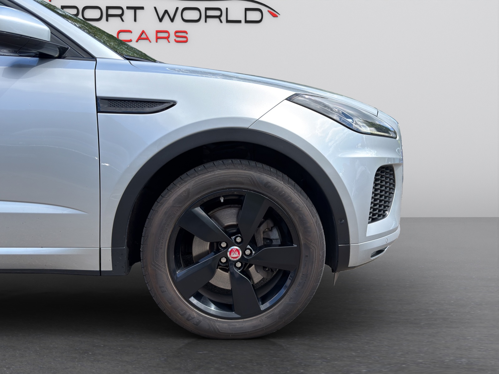 JAGUAR E-Pace 2.0 P250 S AWD Automatik-image-27