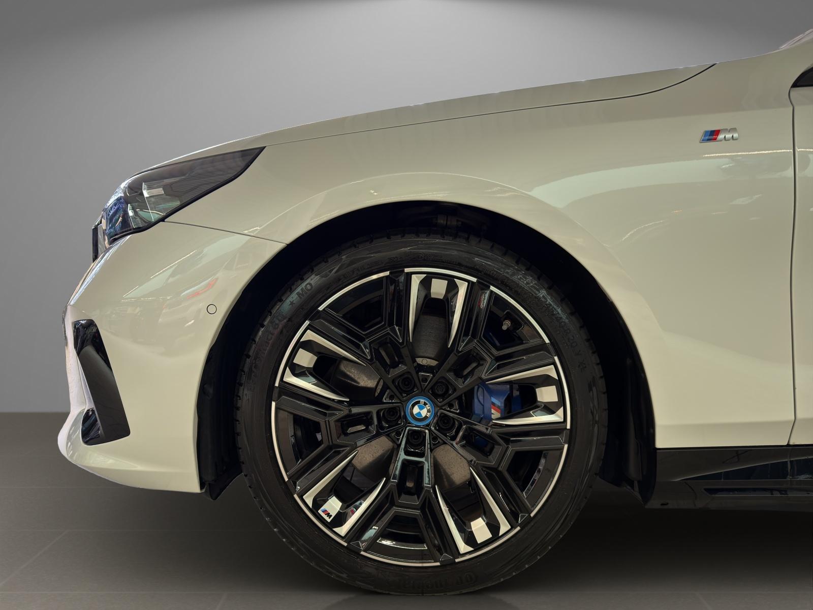 BMW i5 M60 xDrive M-SportPaket Pro-image-19
