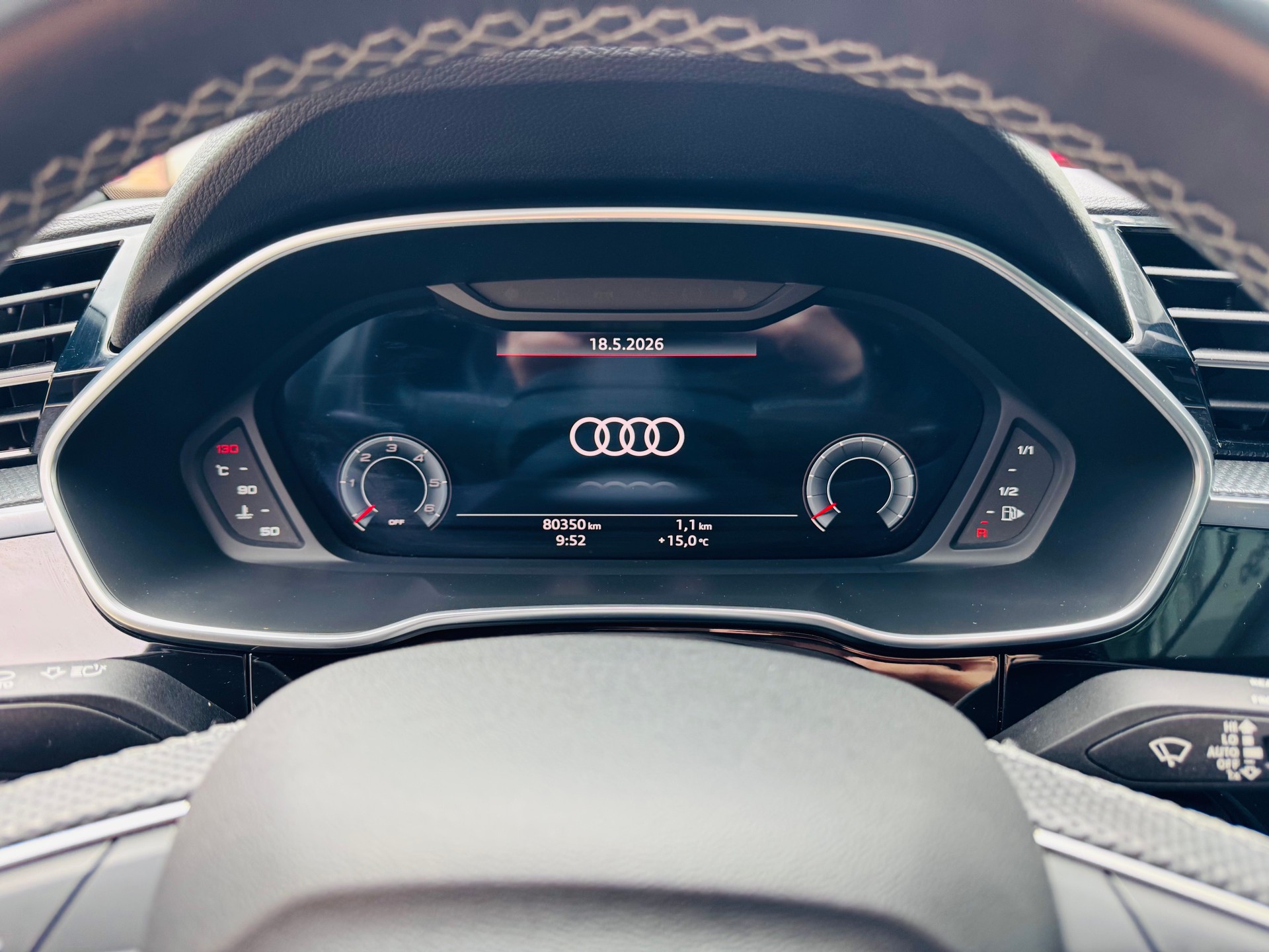 AUDI Q3 Sportback 40 TDI S line quattro S-tronic-image-11