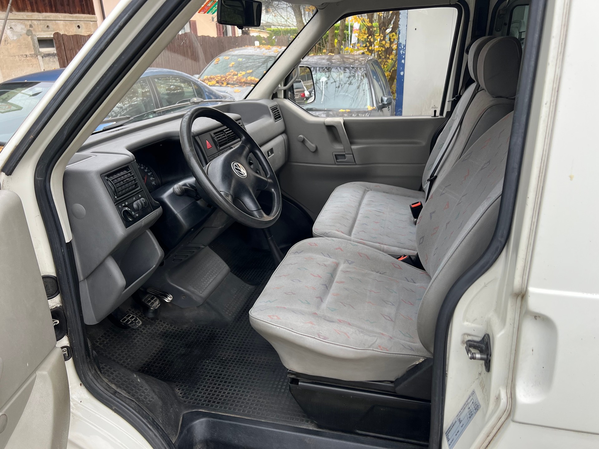 VW T4 2.0i 9 Plätze- frisch ab Mfk-image-6