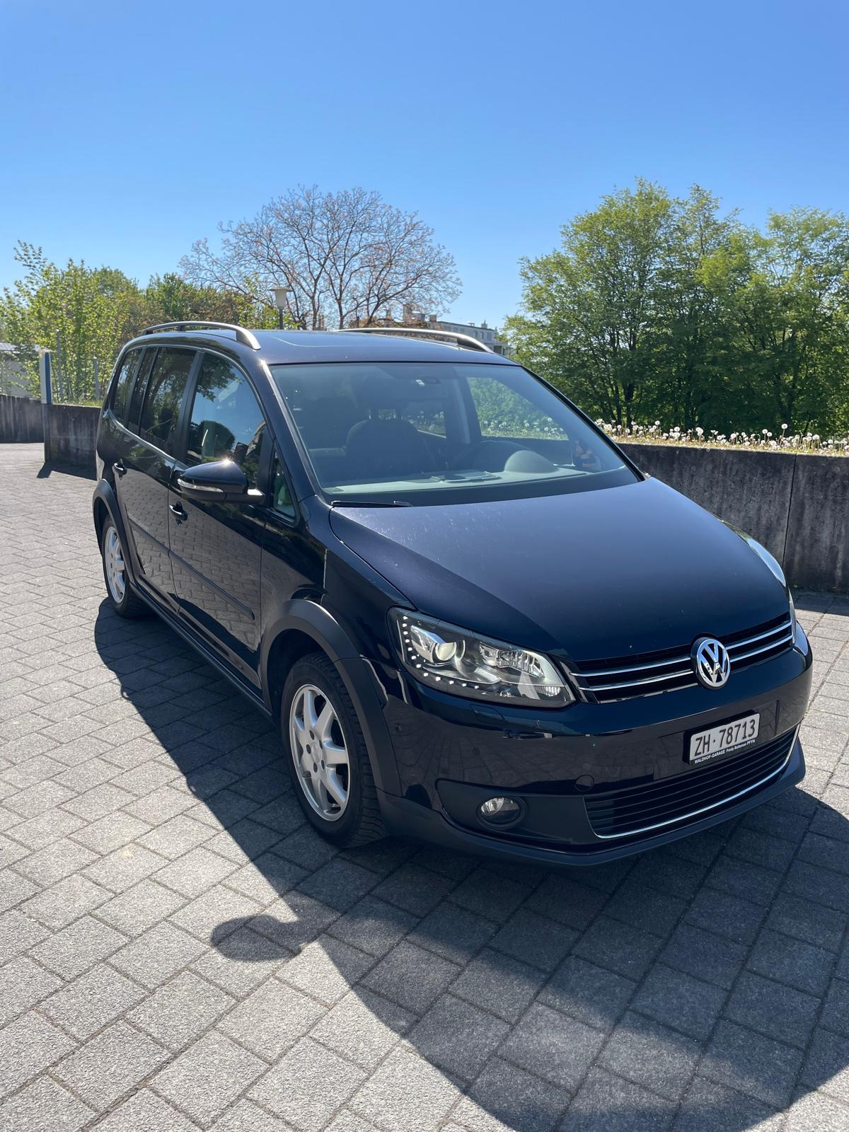 VW CrossTouran 2.0 TDI-image-2