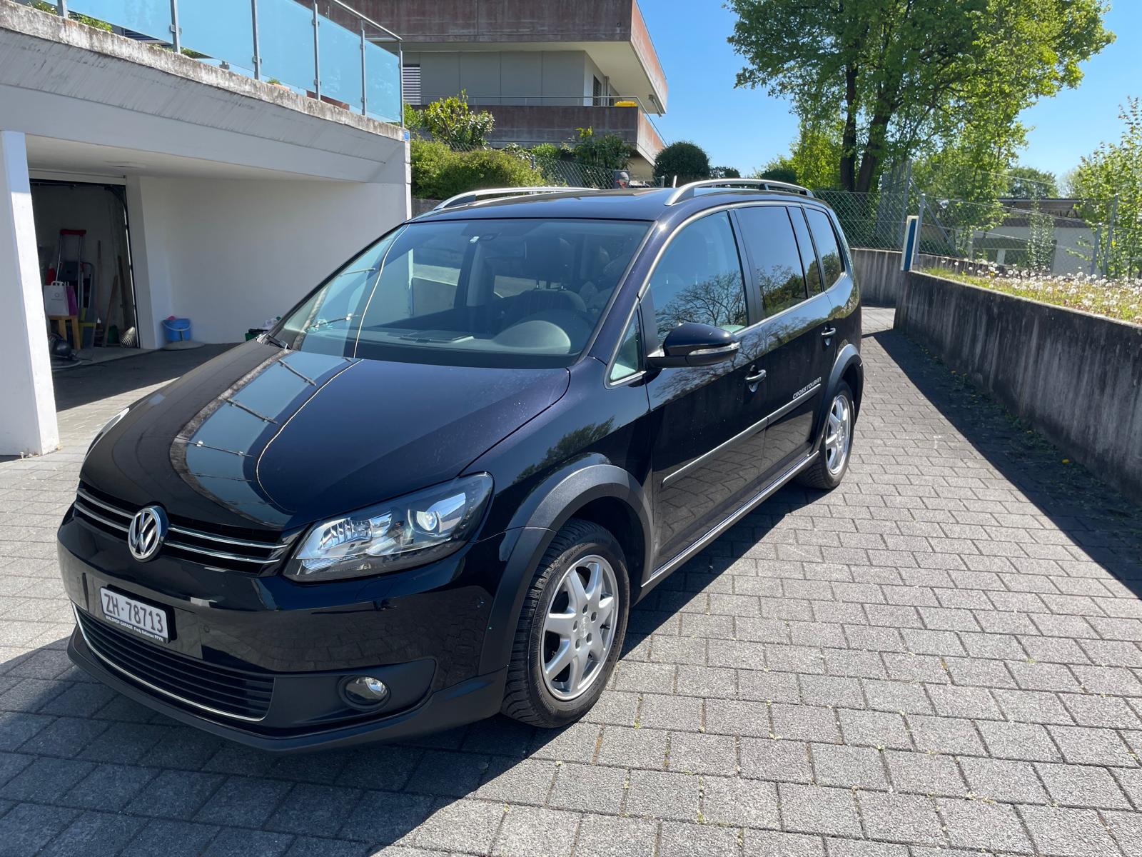 VW CrossTouran 2.0 TDI-image-0