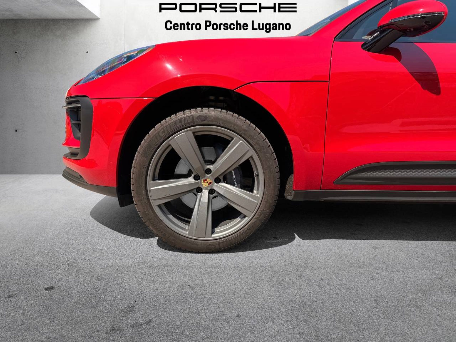 PORSCHE Macan-image-11
