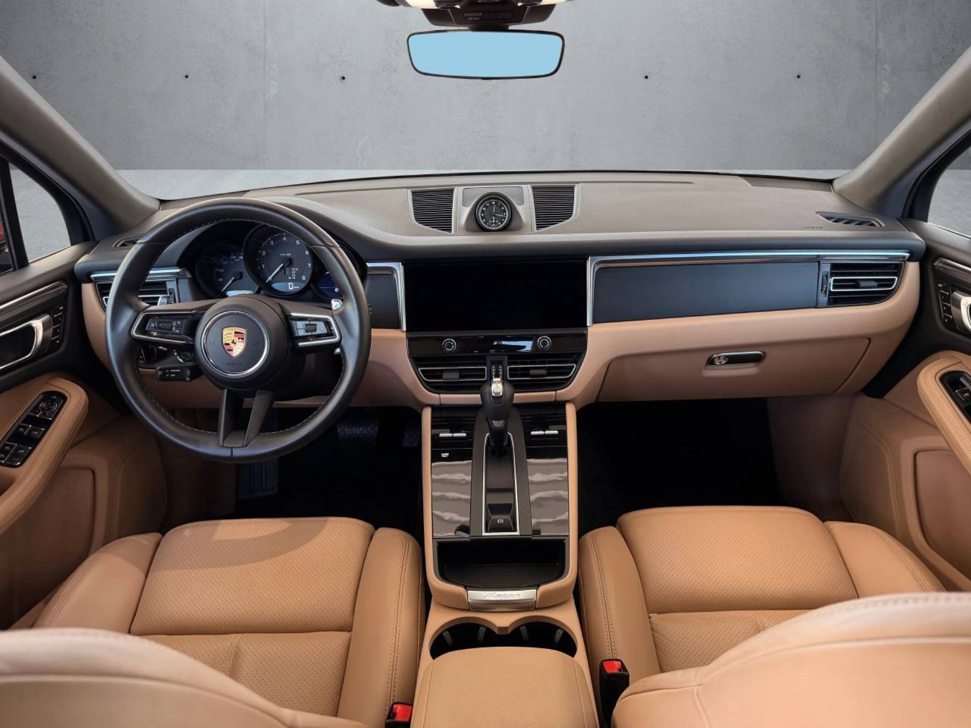 PORSCHE Macan-image-15