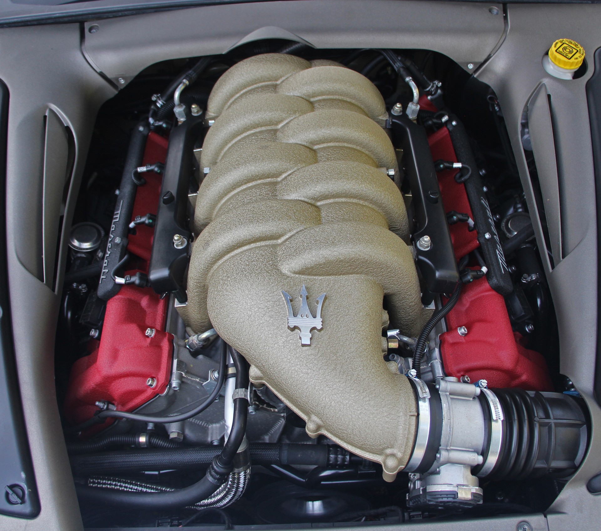 MASERATI Coupé GranSport-image-15