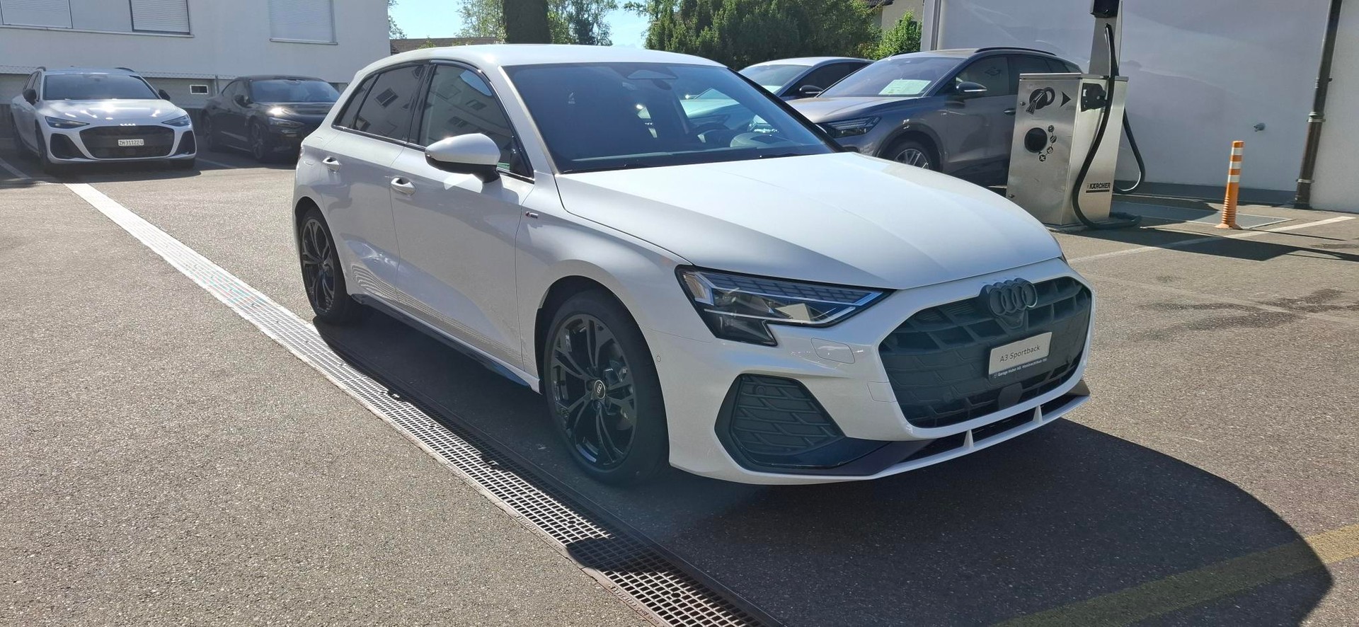 AUDI A3 Sportback TFSI 110 kW S line Attraction S tronic-image-5