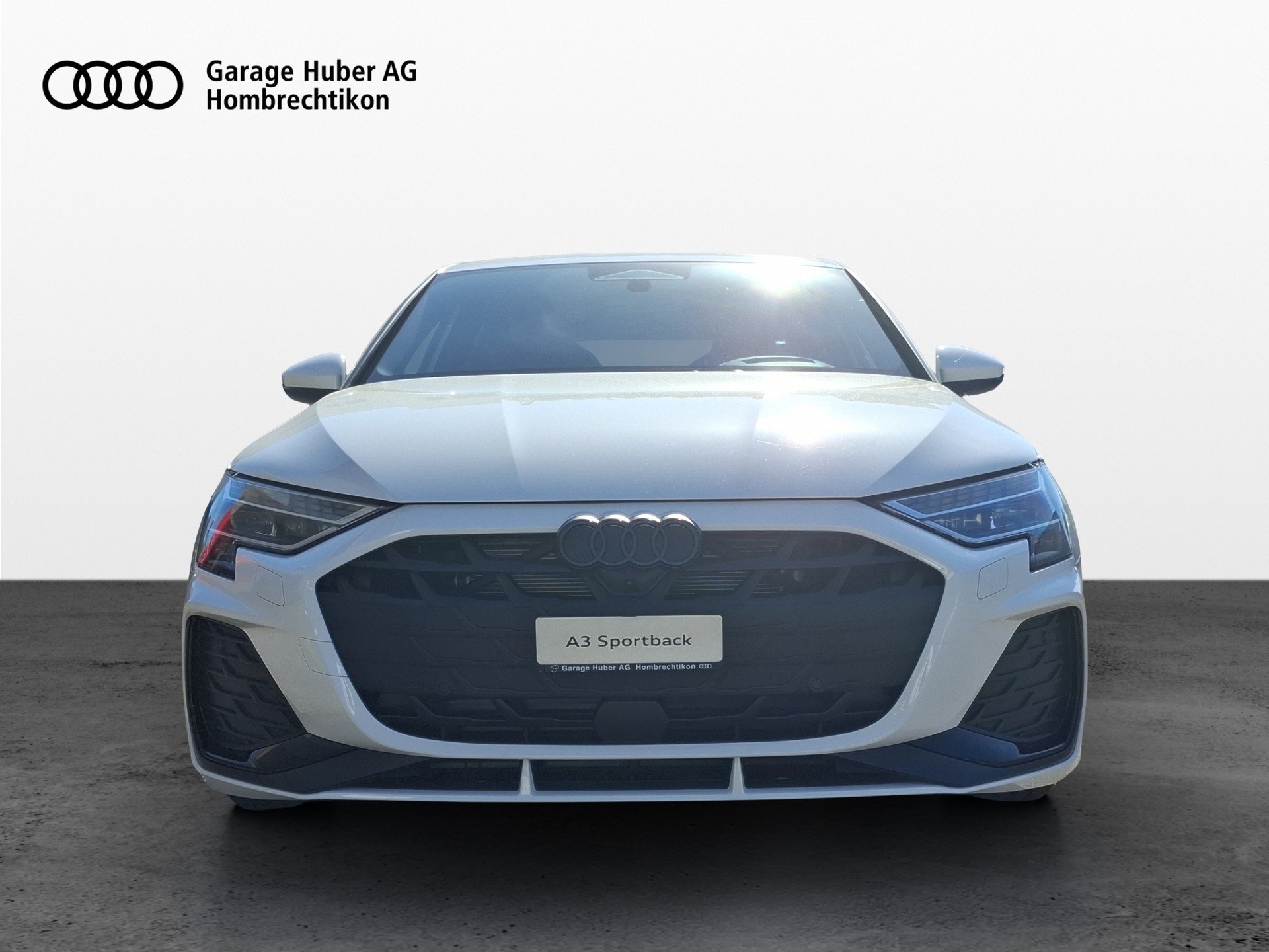 AUDI A3 Sportback TFSI 110 kW S line Attraction S tronic-image-2