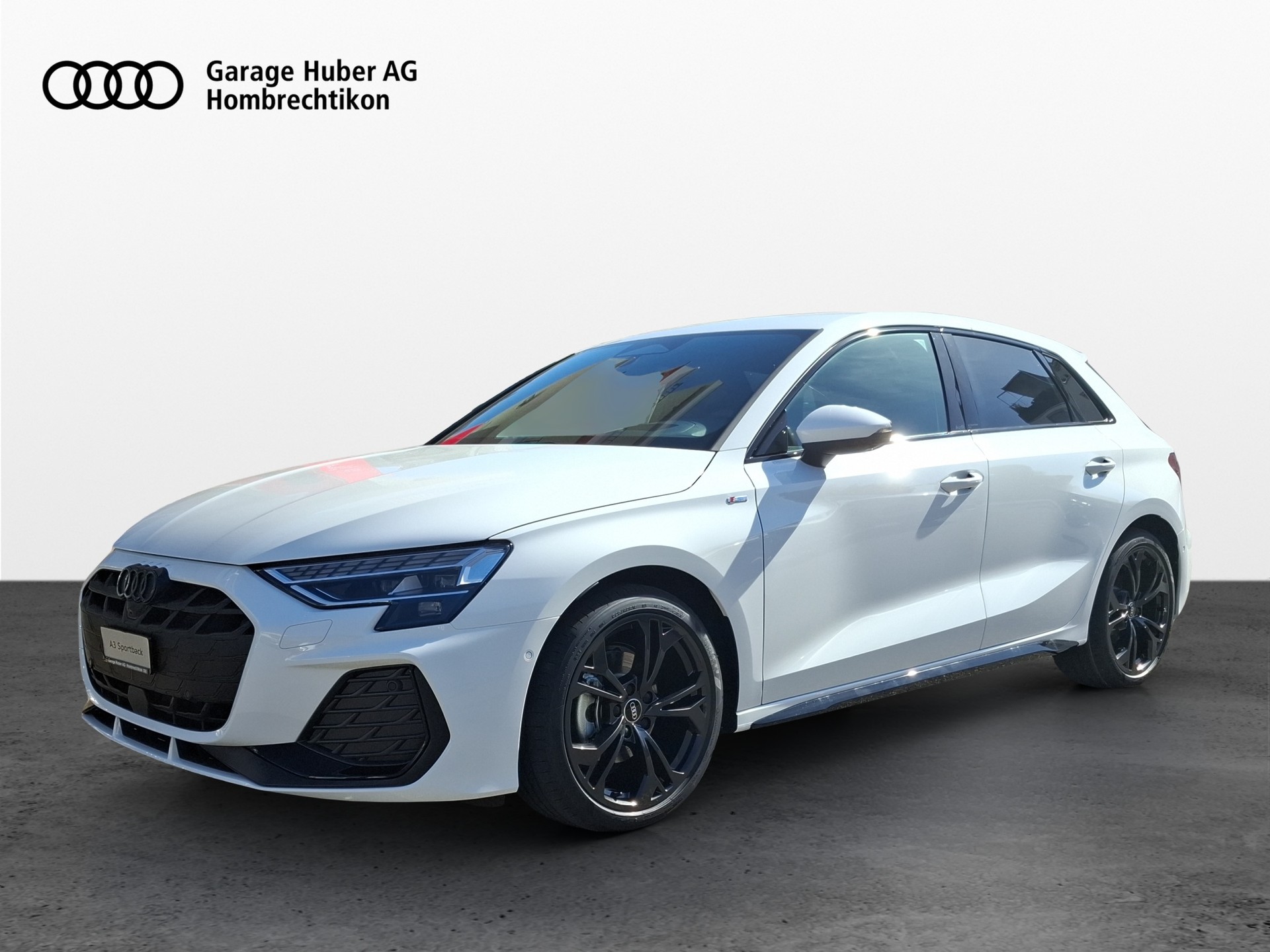 AUDI A3 Sportback TFSI 110 kW S line Attraction S tronic-image-0