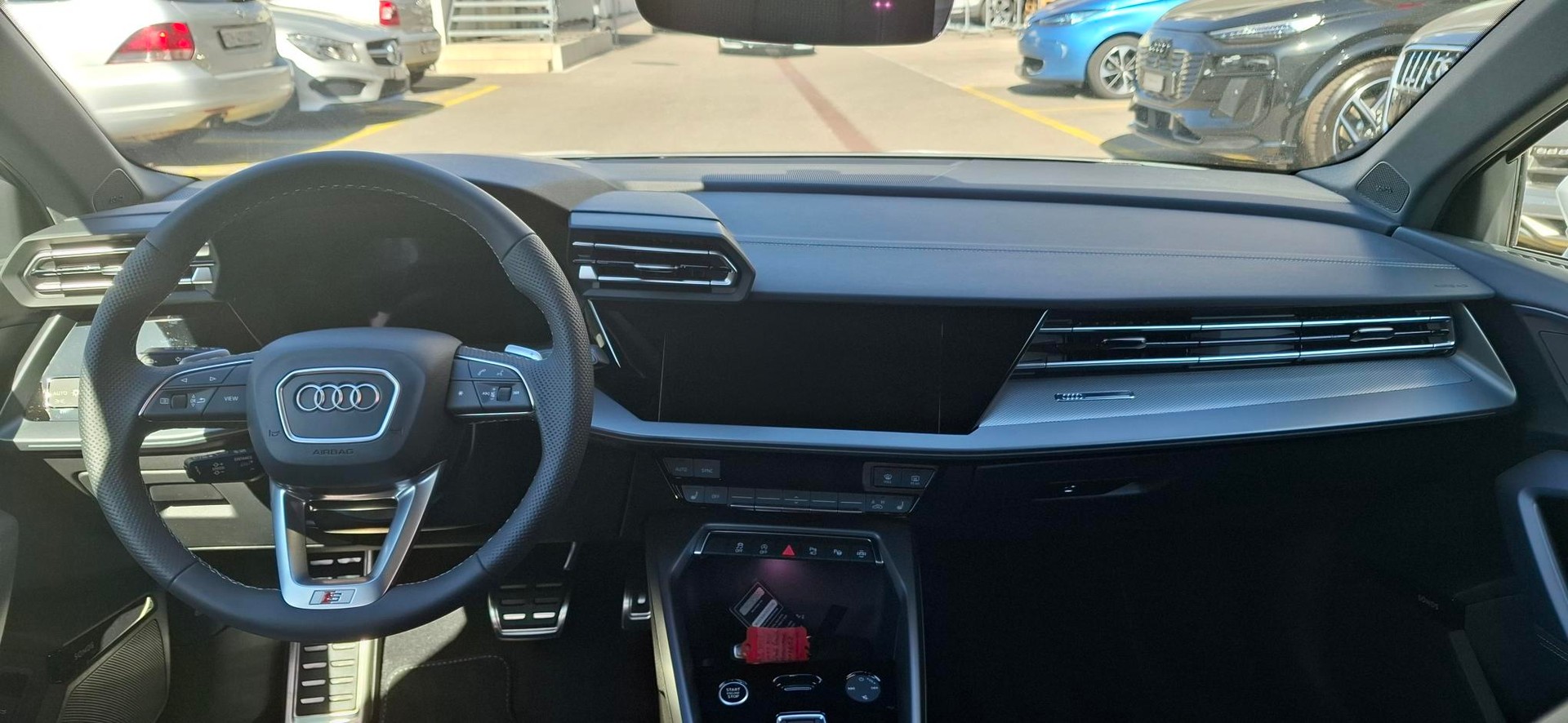 AUDI A3 Sportback TFSI 110 kW S line Attraction S tronic-image-8
