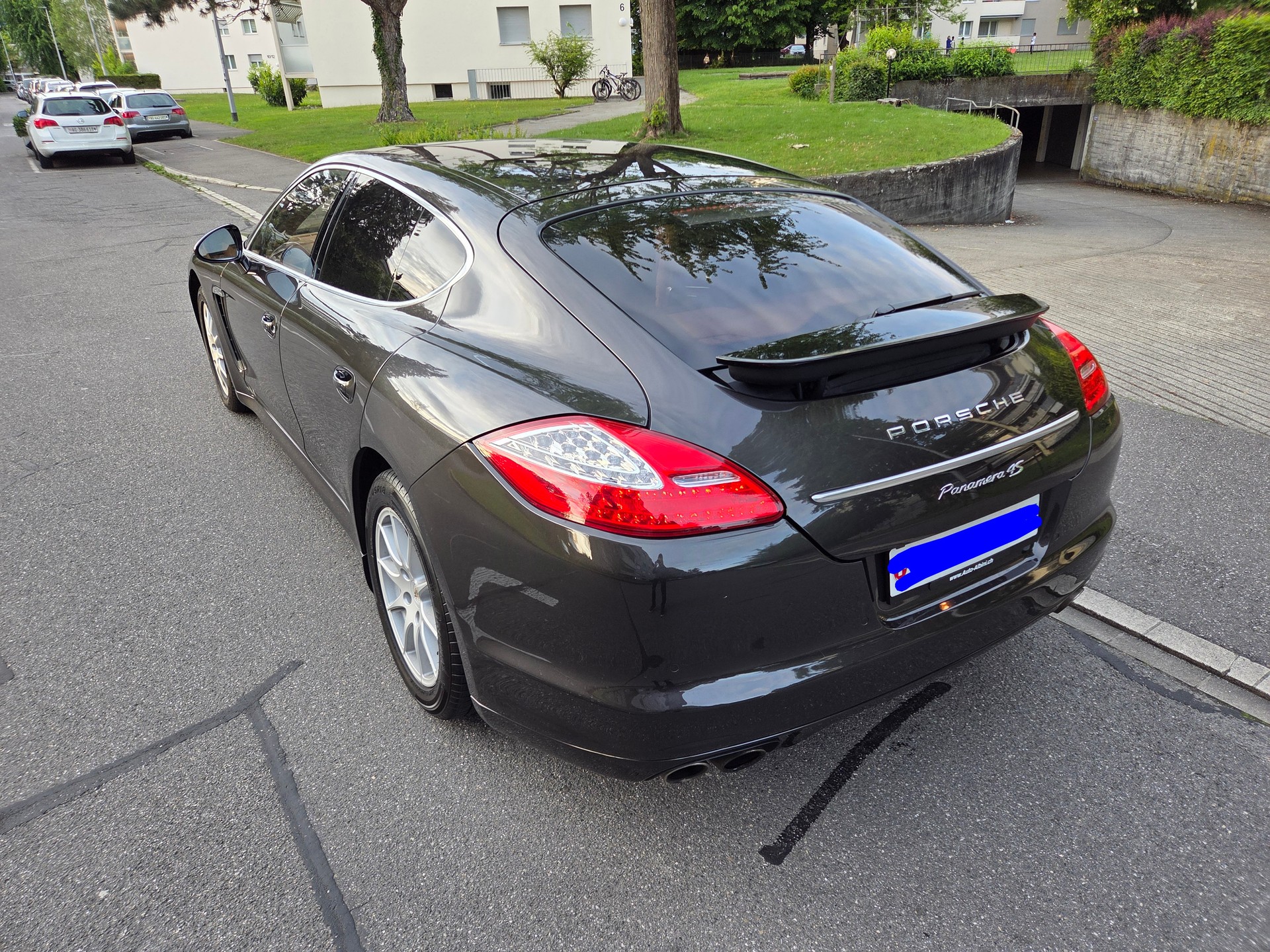 PORSCHE 4.8 V8 4S PDK-image-1