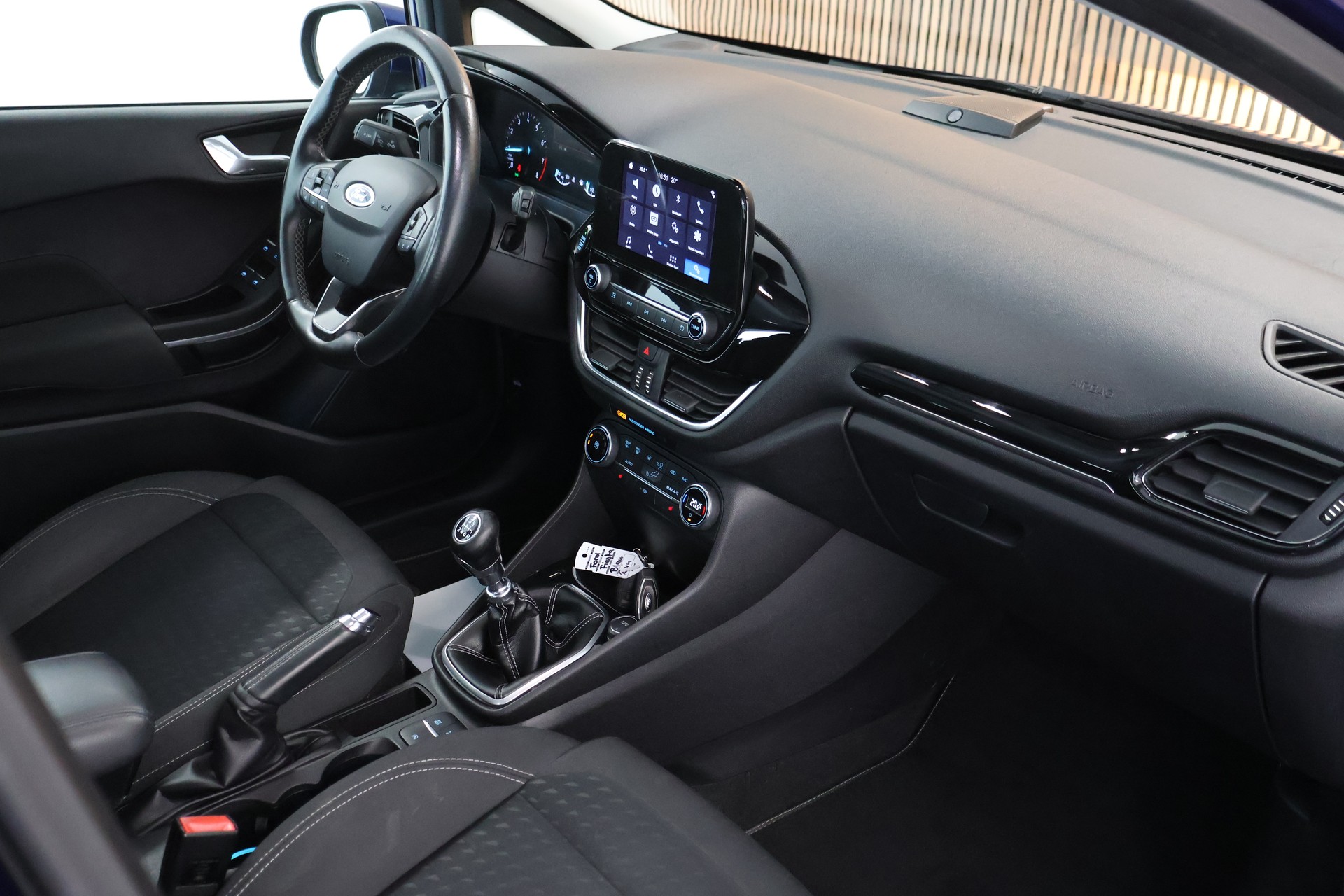 FORD Fiesta 1.0 SCTi Titanium-image-15
