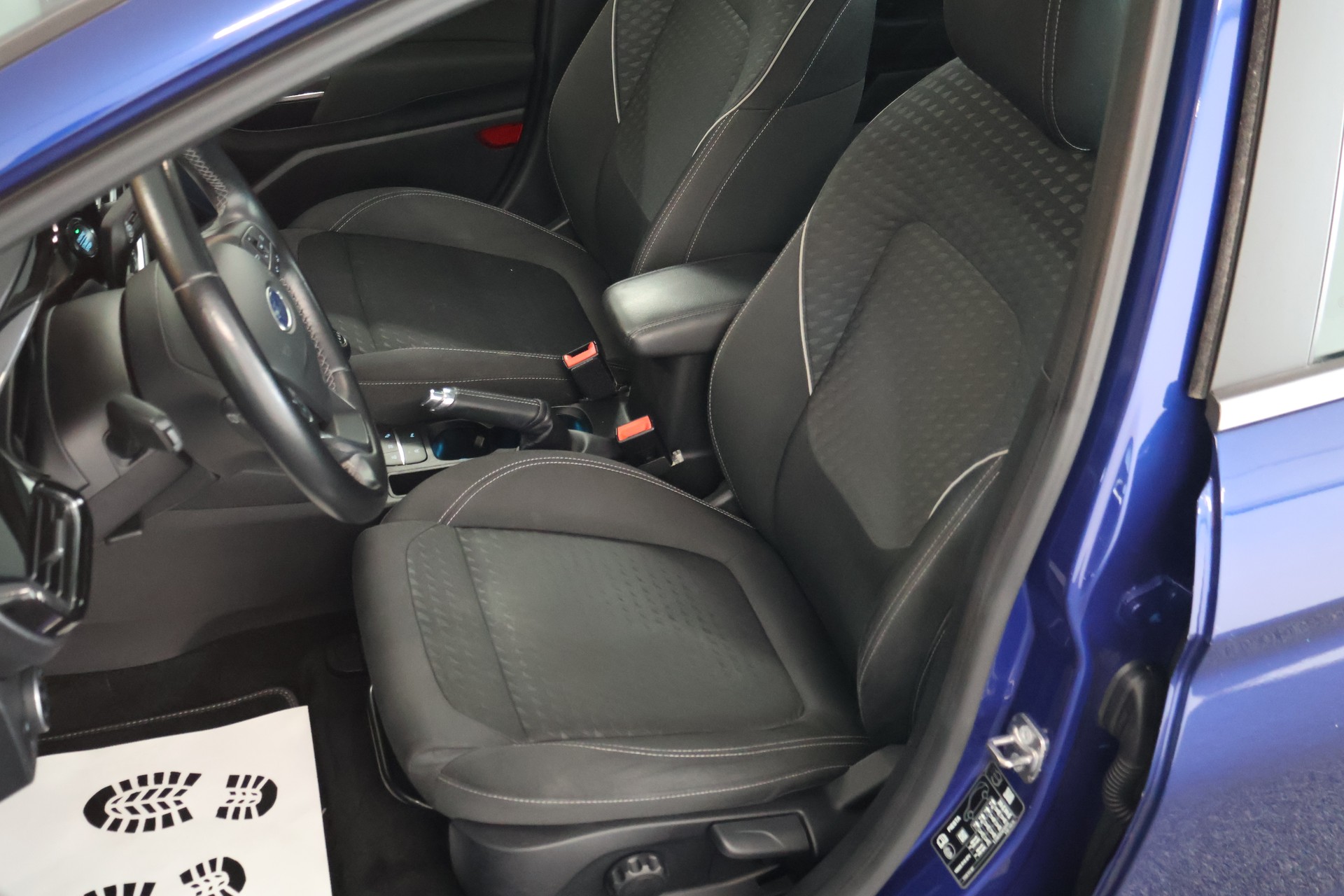 FORD Fiesta 1.0 SCTi Titanium-image-10
