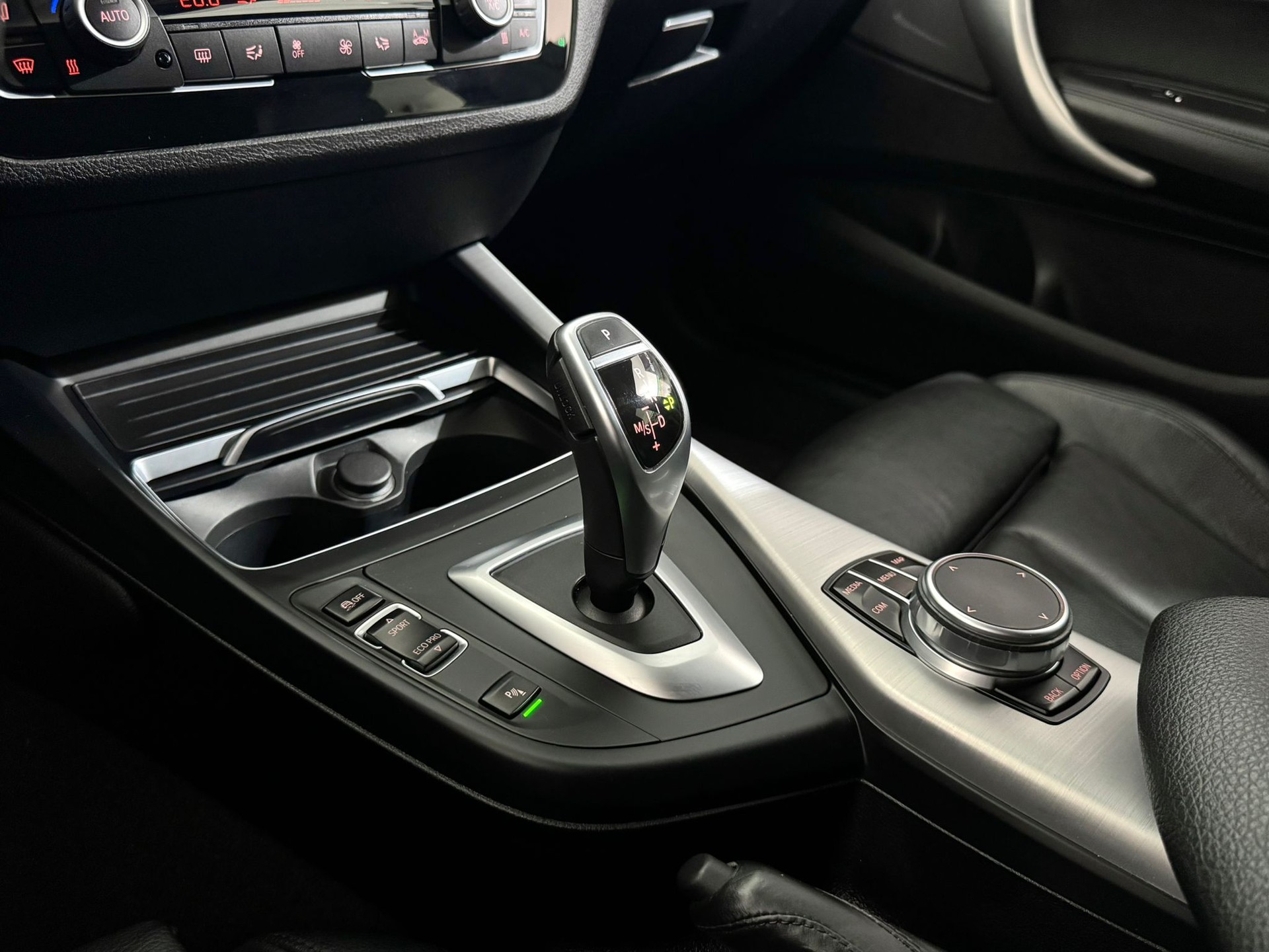 BMW M140i xDrive Swiss Performance Edition Steptronic-image-11