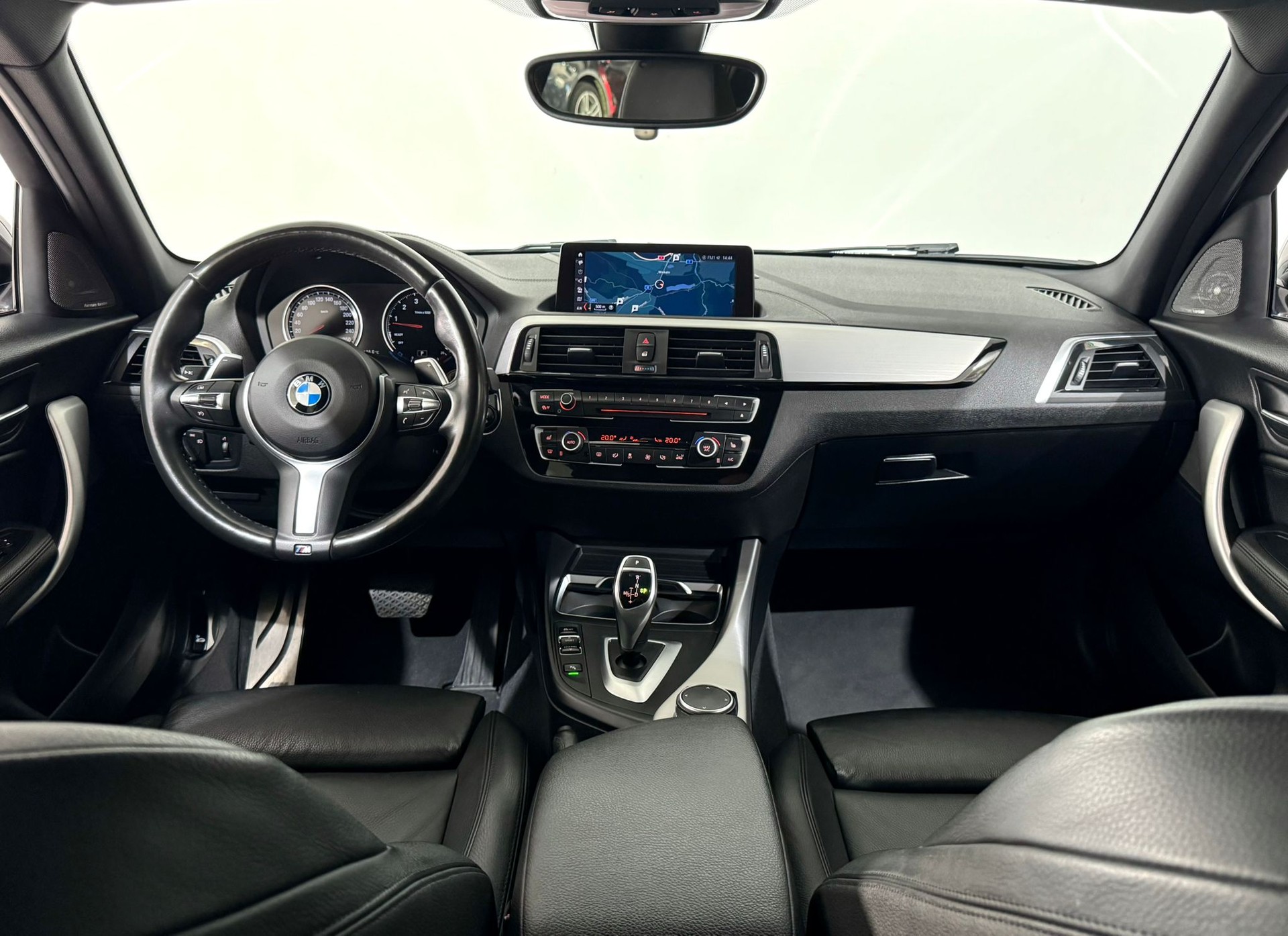 BMW M140i xDrive Swiss Performance Edition Steptronic-image-6