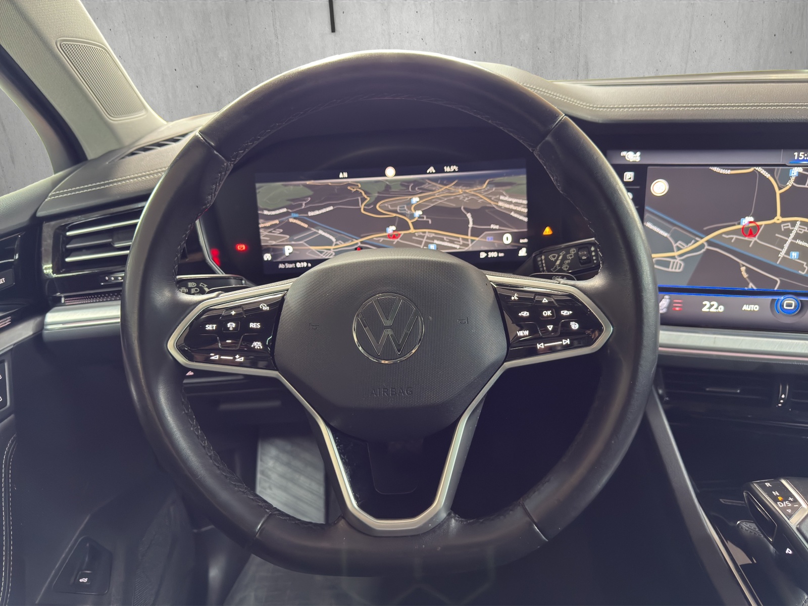 VW Touareg 3.0 TDI Elegance Tiptronic-image-9