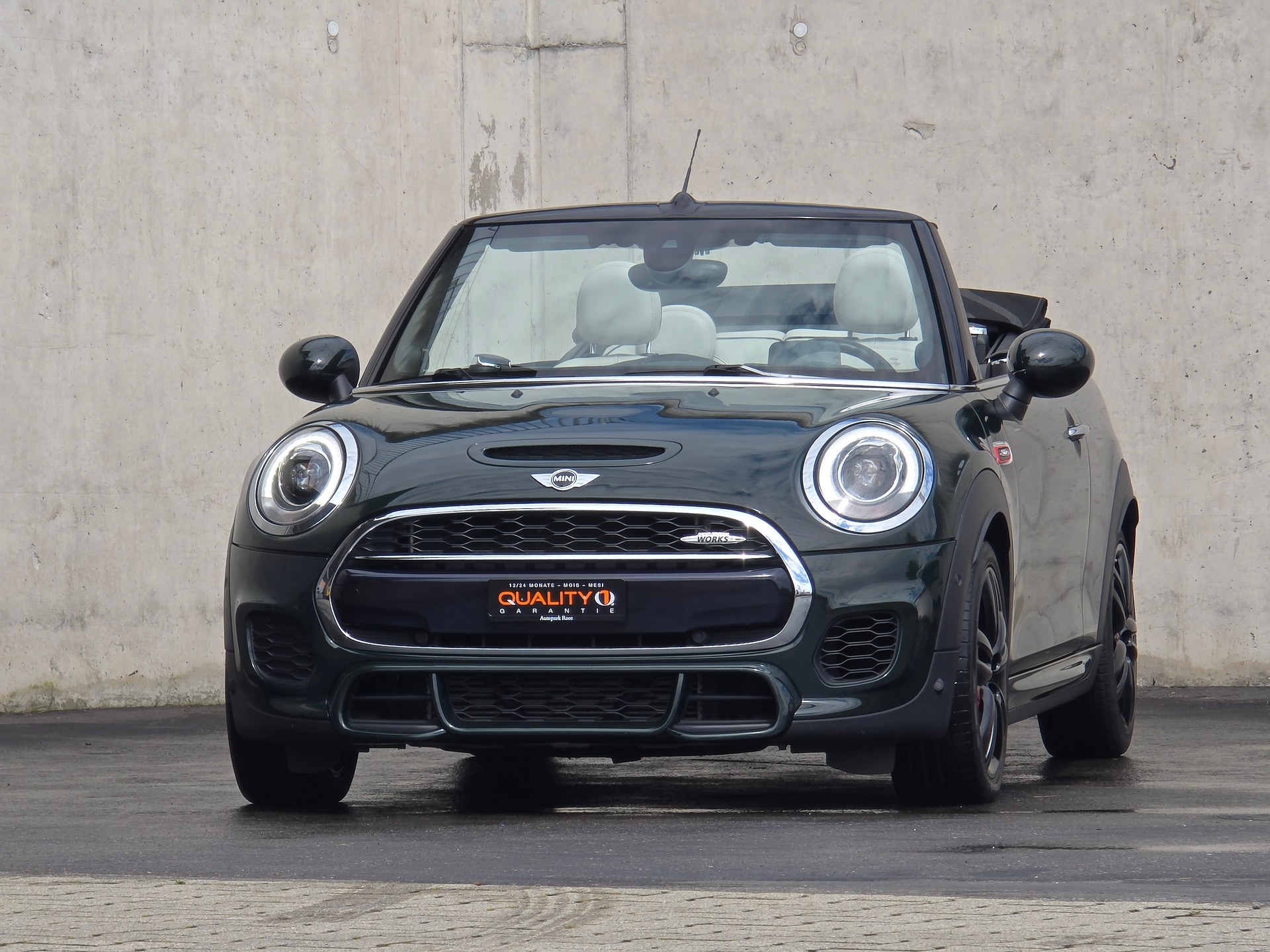 MINI Cooper John Cooper Works Cabriolet Steptronic-image-1