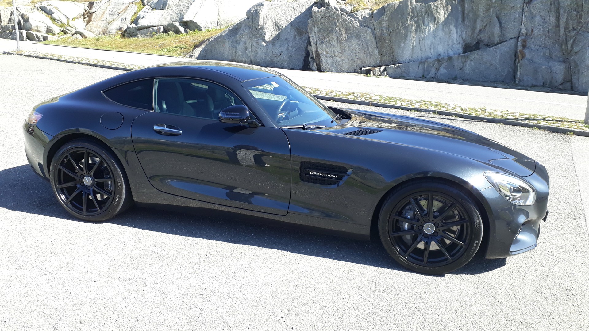 MERCEDES-BENZ AMG GT-image-2