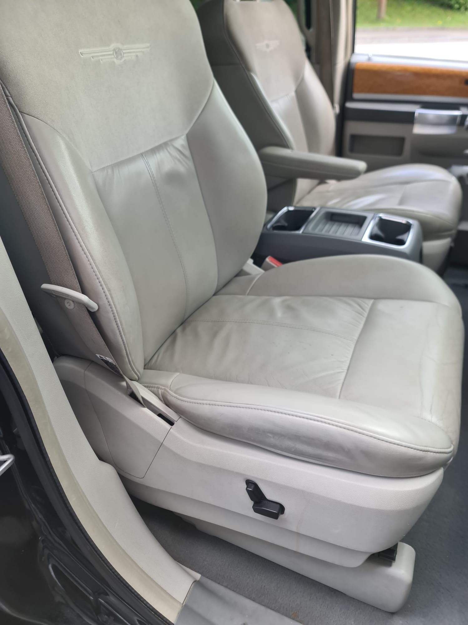 CHRYSLER TOWN COUNTRY Family 4.0l Benzin-image-4