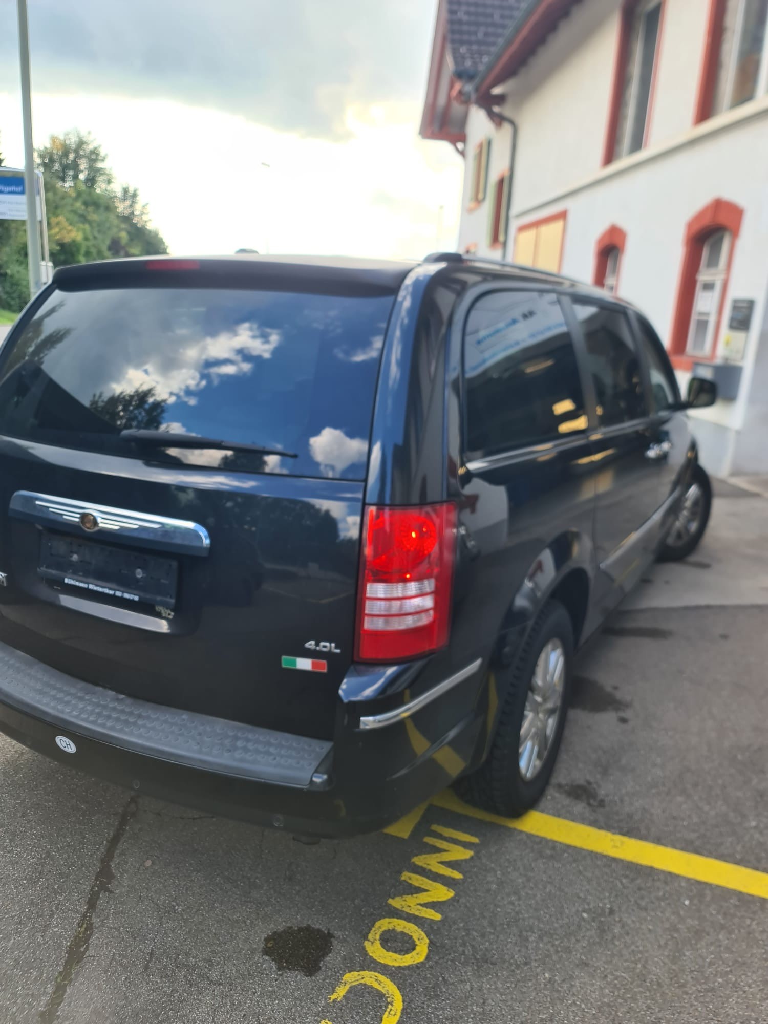 CHRYSLER TOWN COUNTRY Family 4.0l Benzin-image-2