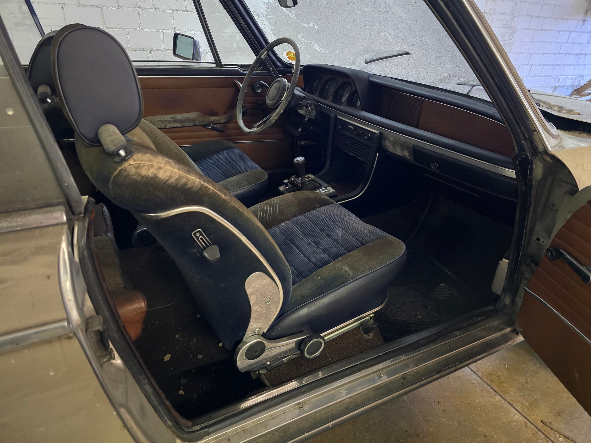 BMW 2800CS-image-3
