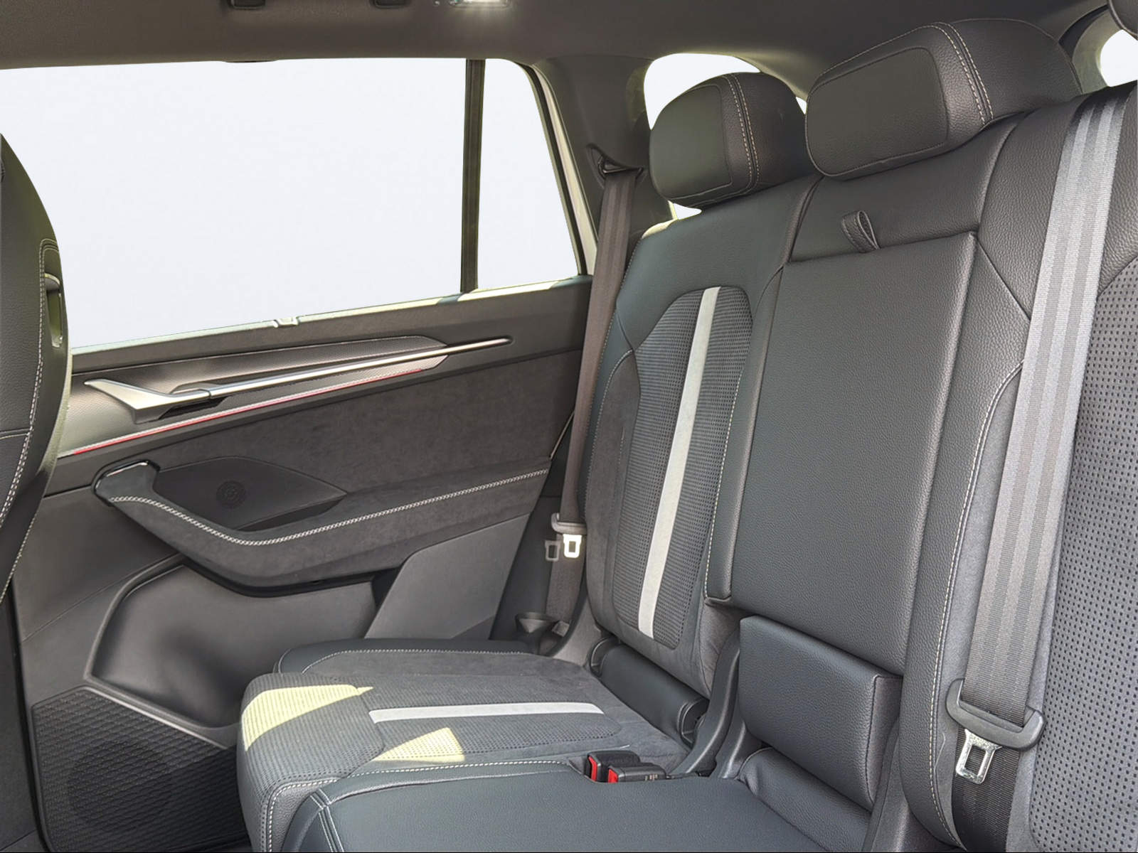 SKODA Kodiaq 1.5 TSI PHEV Sportline-image-13