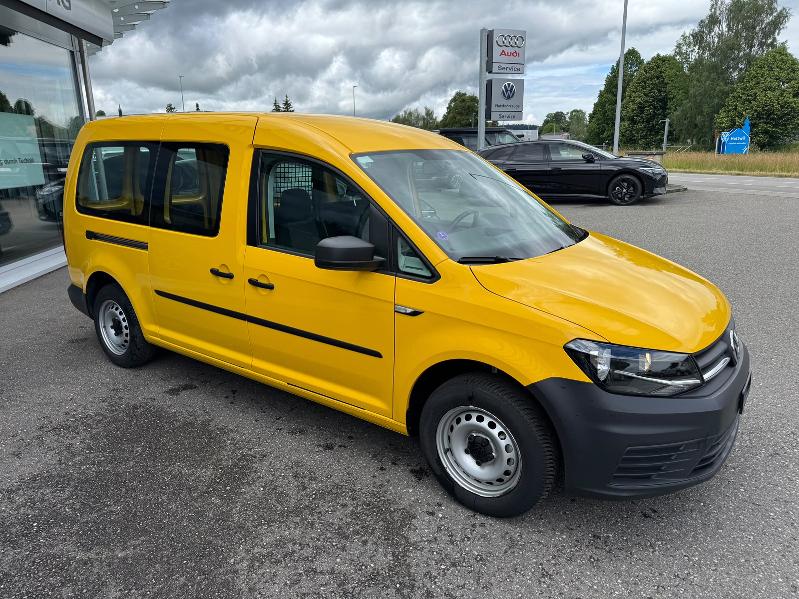 VW Caddy Maxi 1.0TSI BlueMotion Technology-image-9