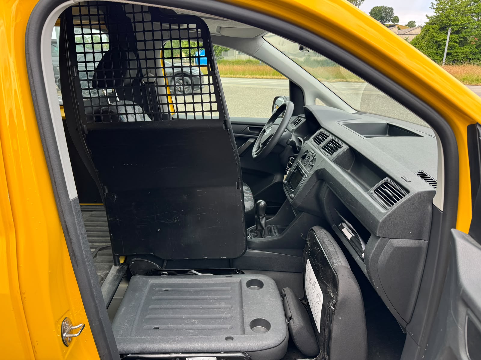 VW Caddy Maxi 1.0TSI BlueMotion Technology-image-6