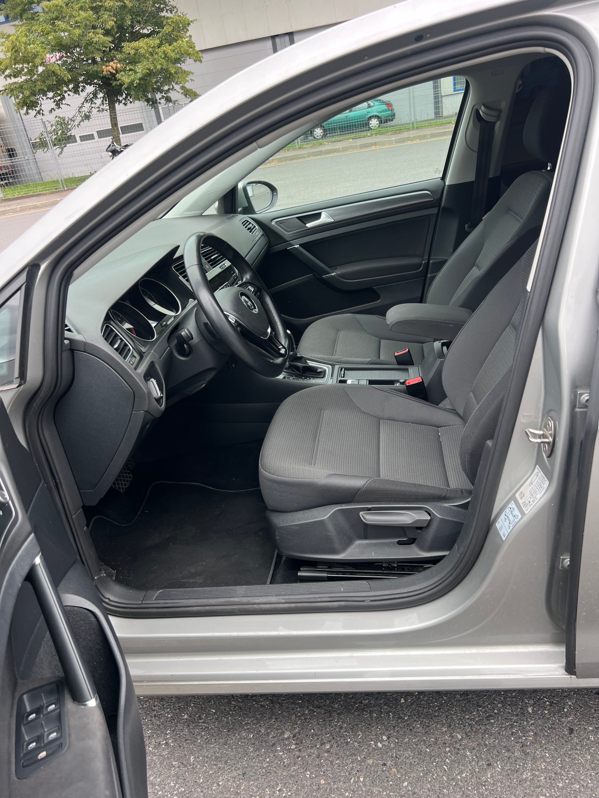 VW Golf 1.5 TSI EVO Comfortline DSG-image-9
