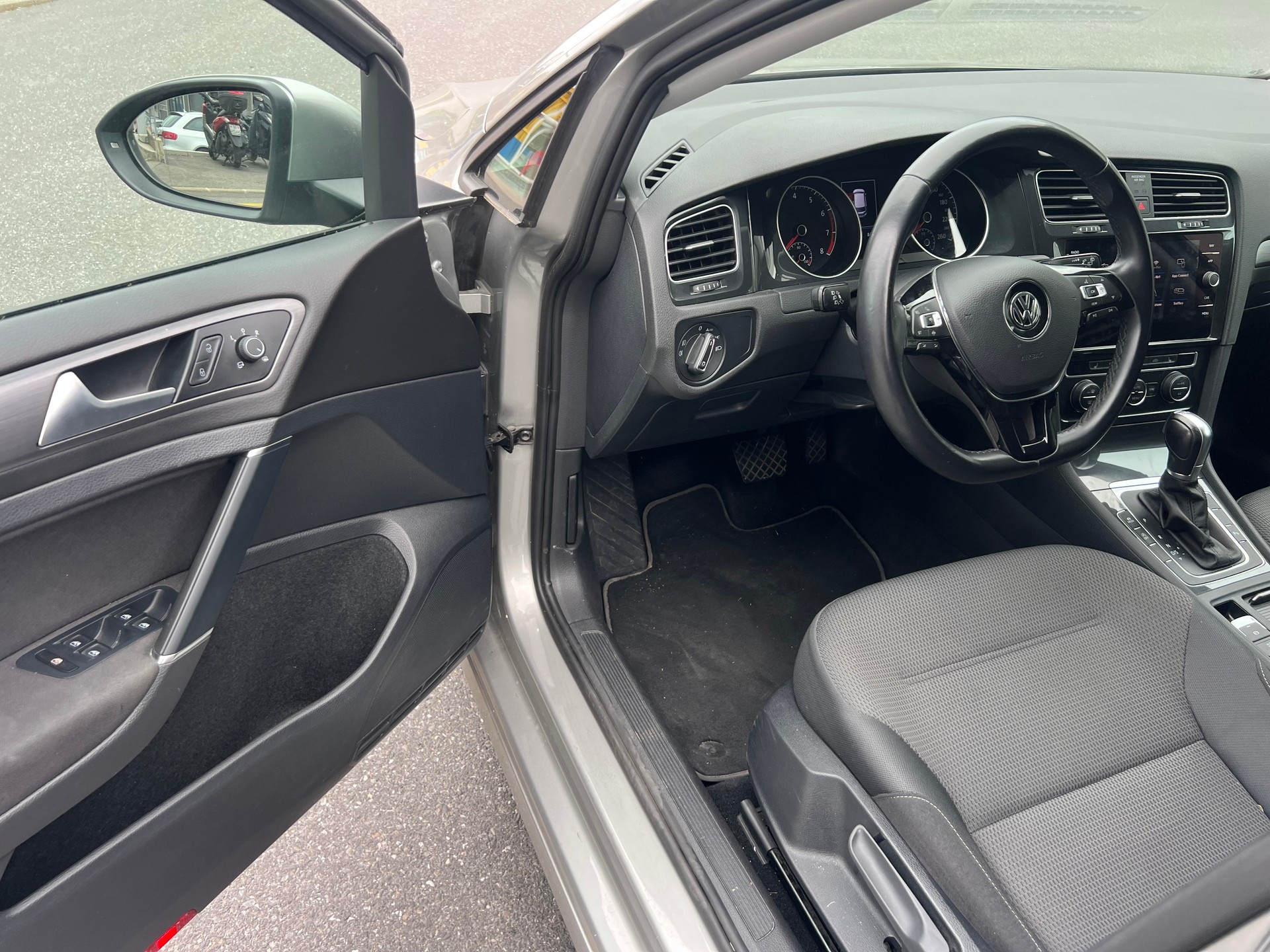 VW Golf 1.5 TSI EVO Comfortline DSG-image-8