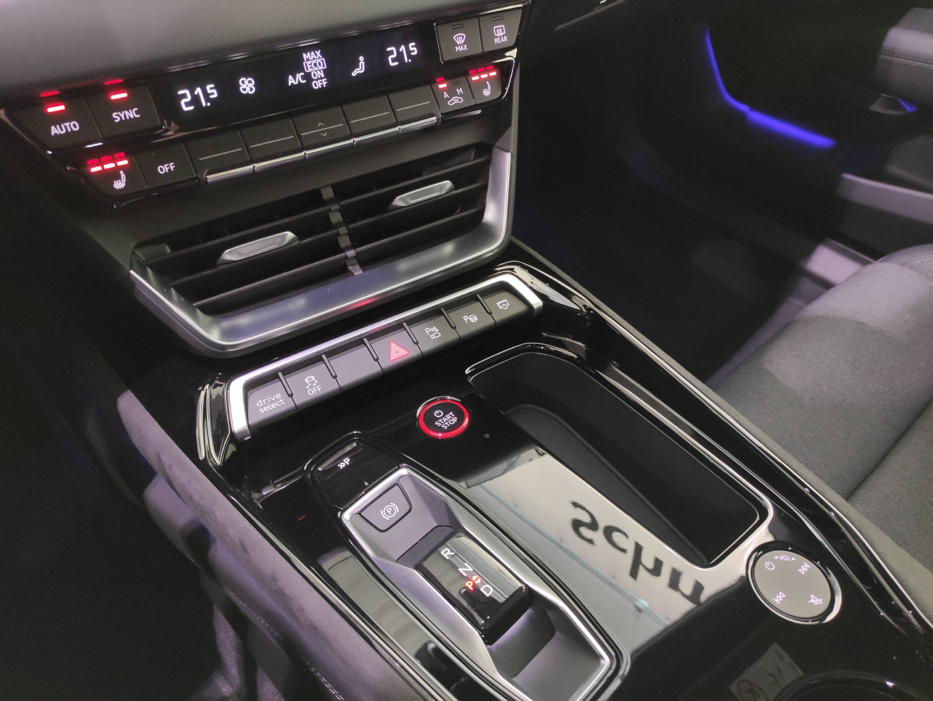 AUDI e-tron GT quattro-image-13