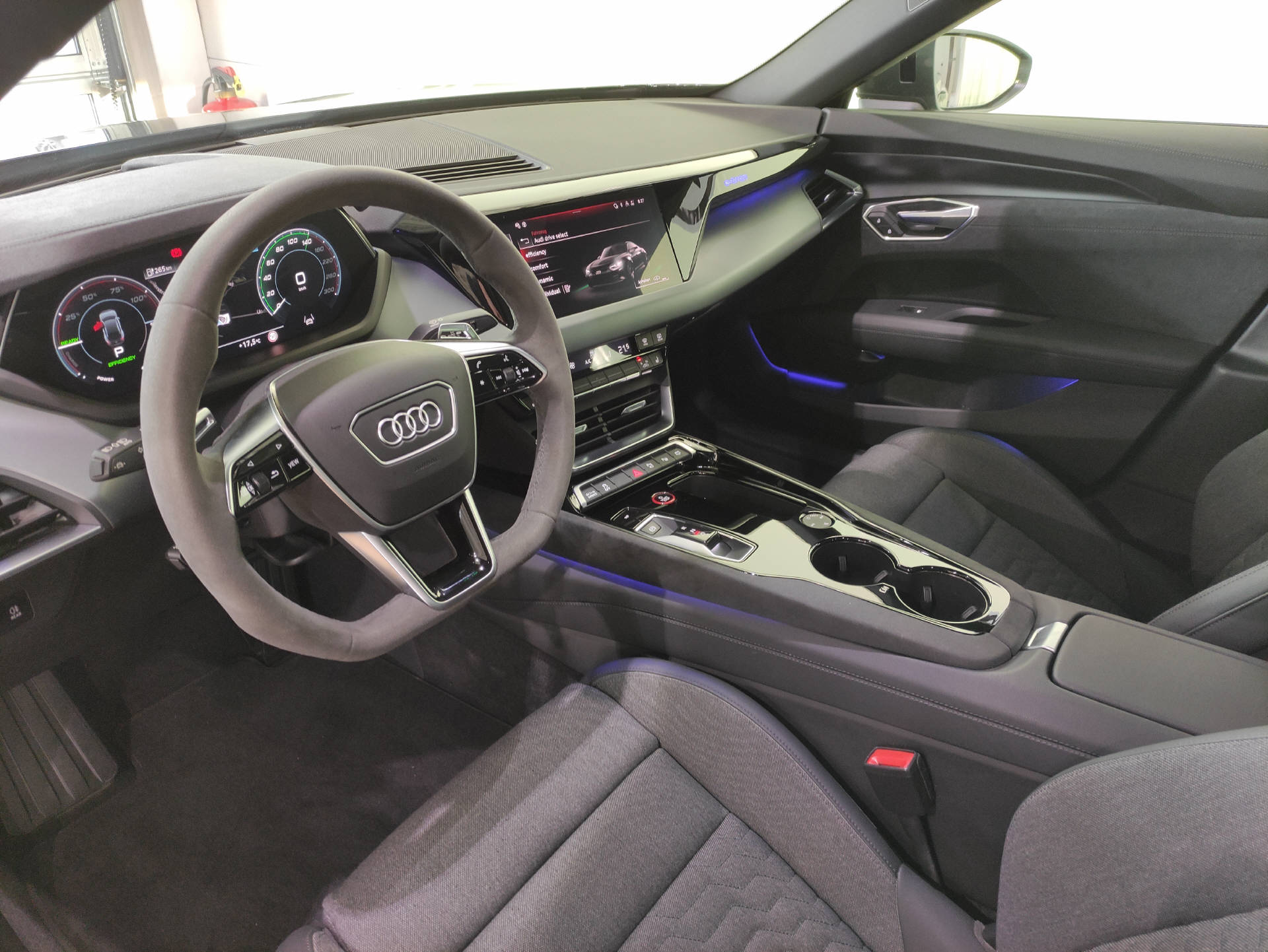AUDI e-tron GT quattro-image-3