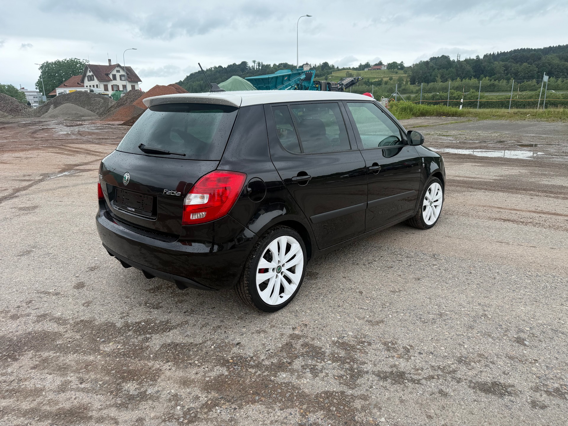 SKODA Fabia 1.4 TSI RS Edition S2000 DSG-image-3
