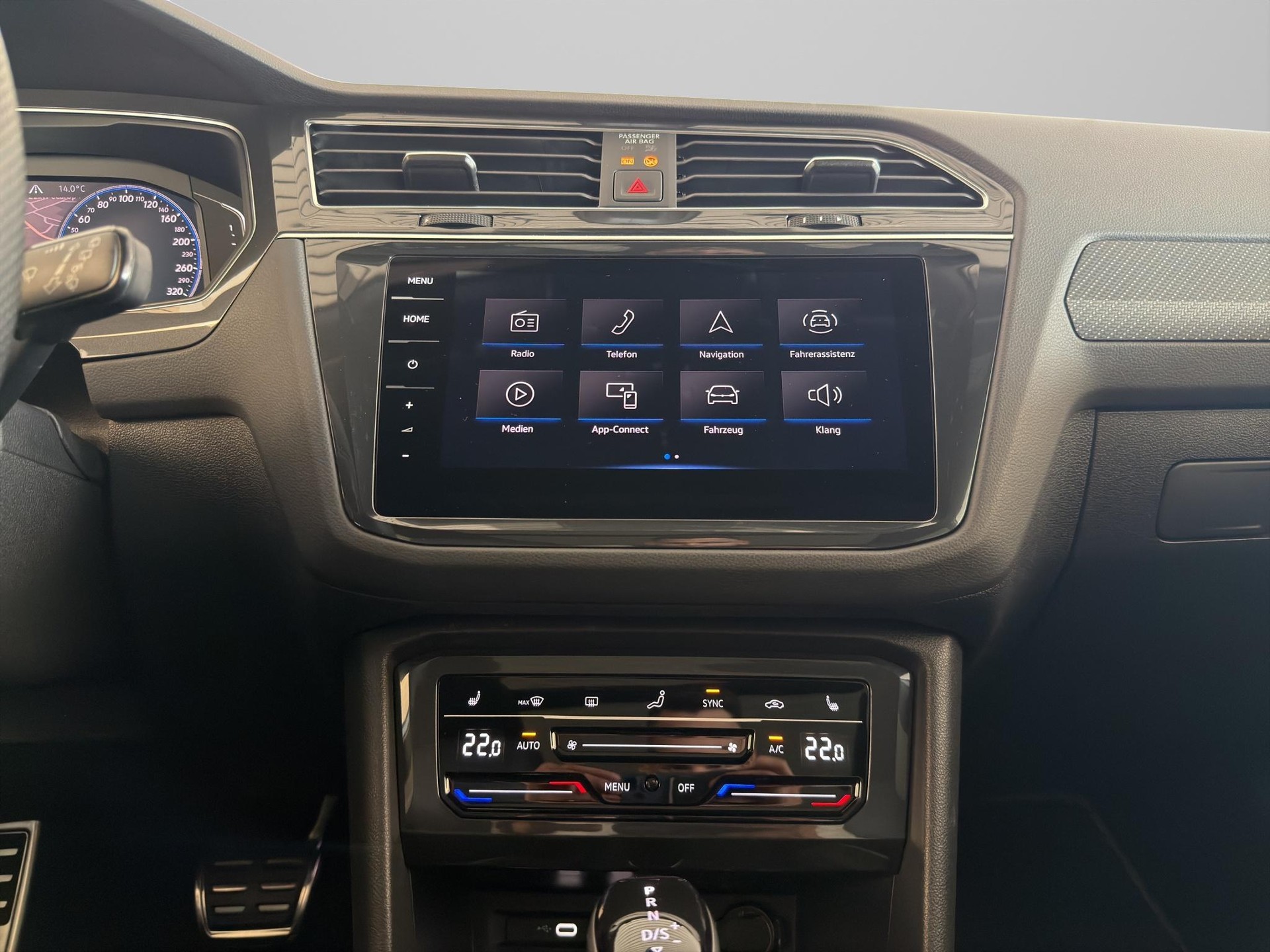 VW Tiguan 2.0 Black Style TSI R-Line DSG-image-14