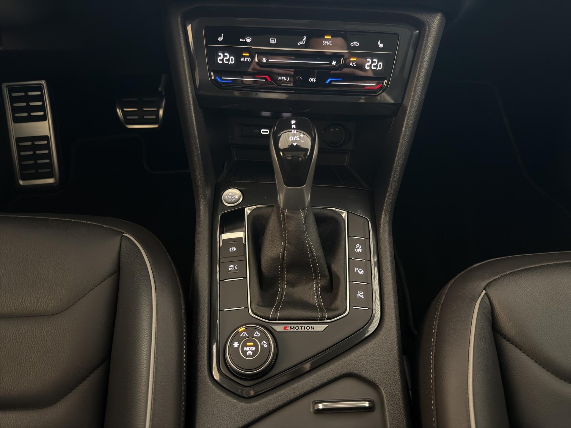 VW Tiguan 2.0 Black Style TSI R-Line DSG-image-15