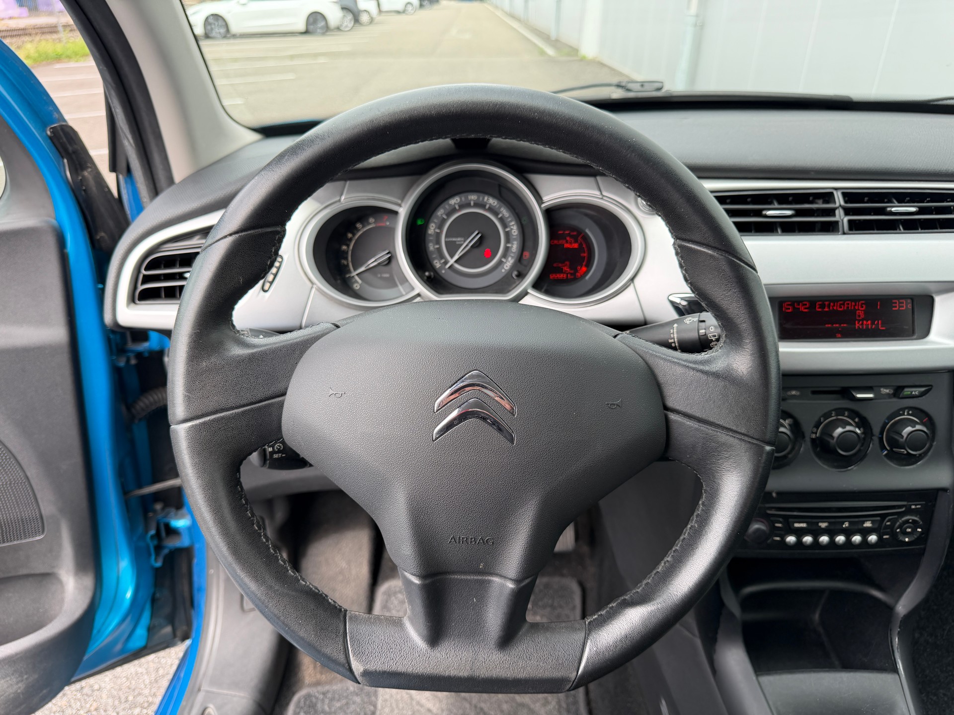 CITROEN C3 1.4i 16V Exclusive-image-9