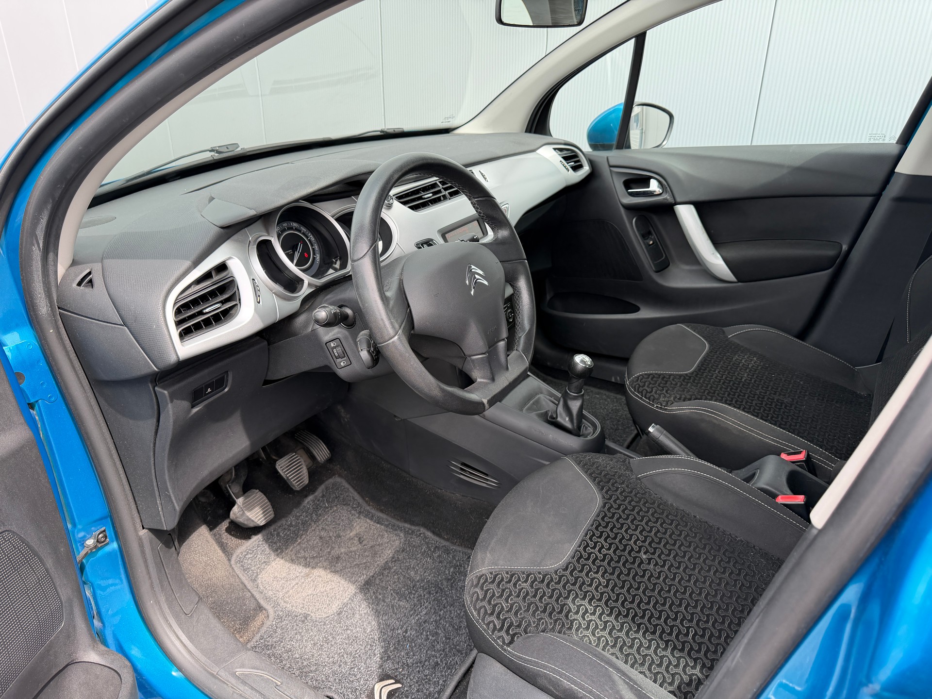 CITROEN C3 1.4i 16V Exclusive-image-7