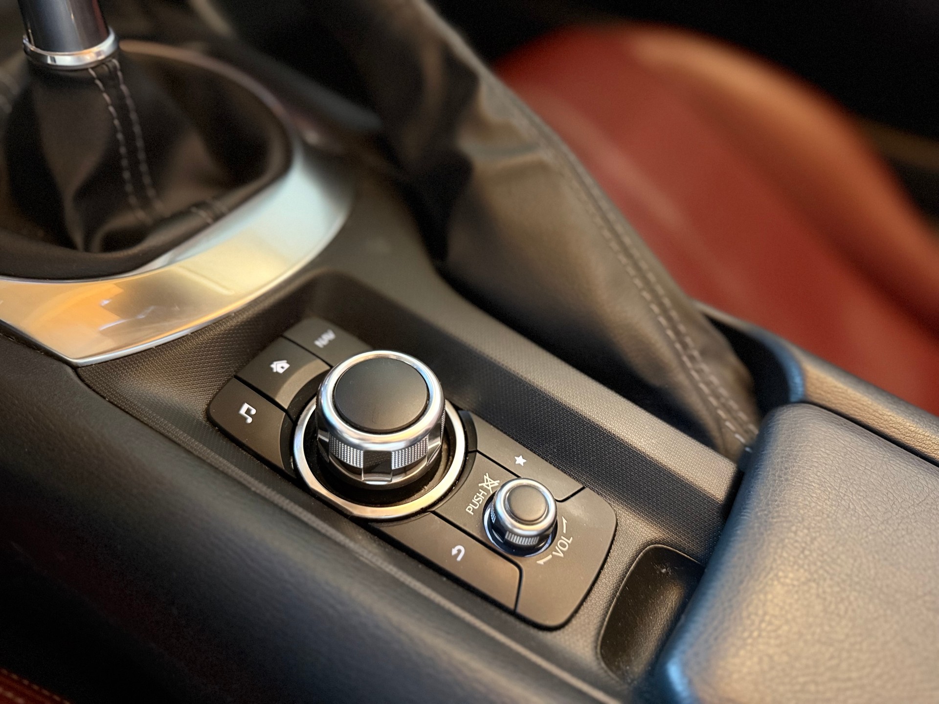 MAZDA MX-5 RF SKYACTIV-G 184 Revolution-image-15