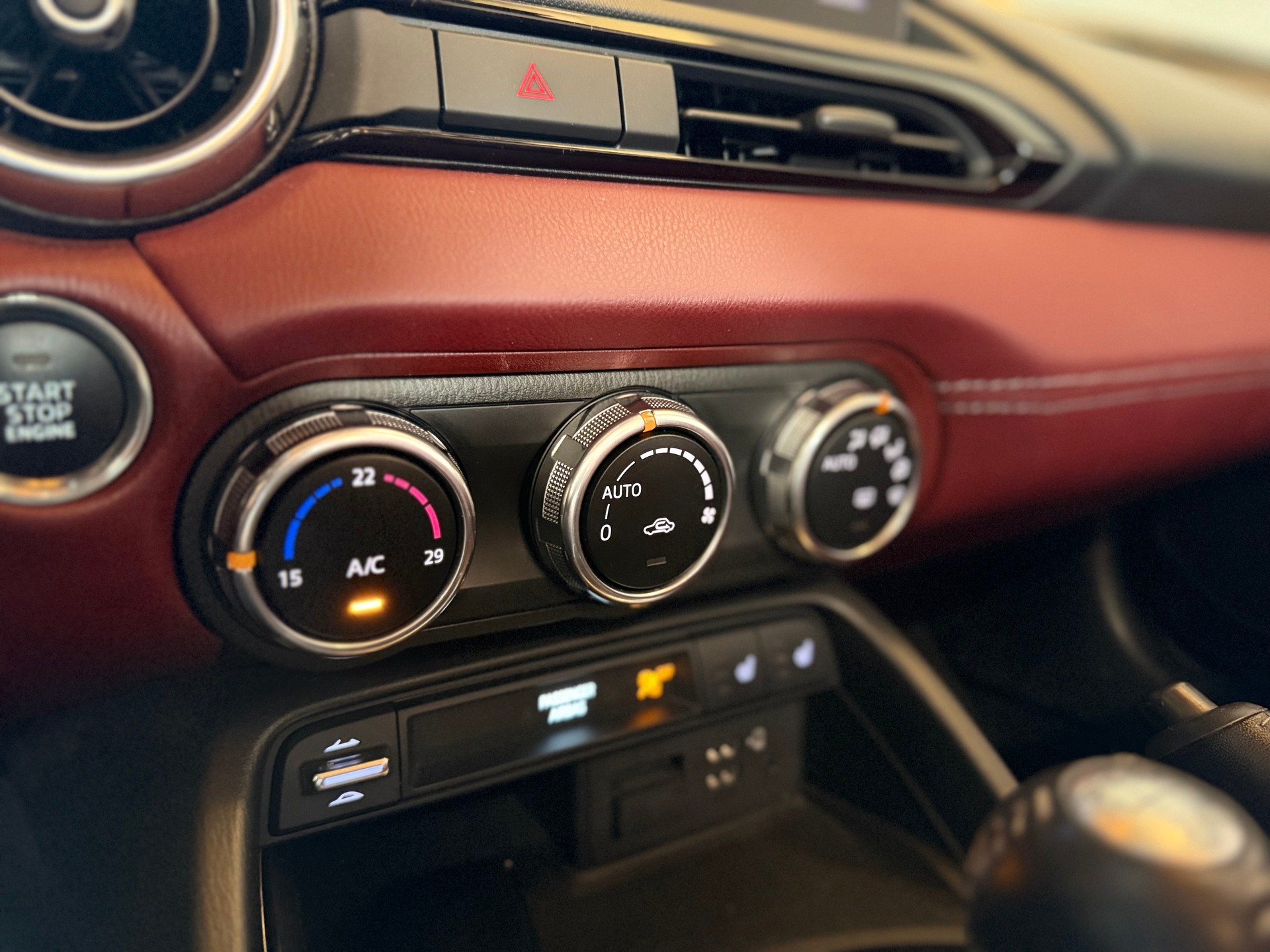 MAZDA MX-5 RF SKYACTIV-G 184 Revolution-image-17